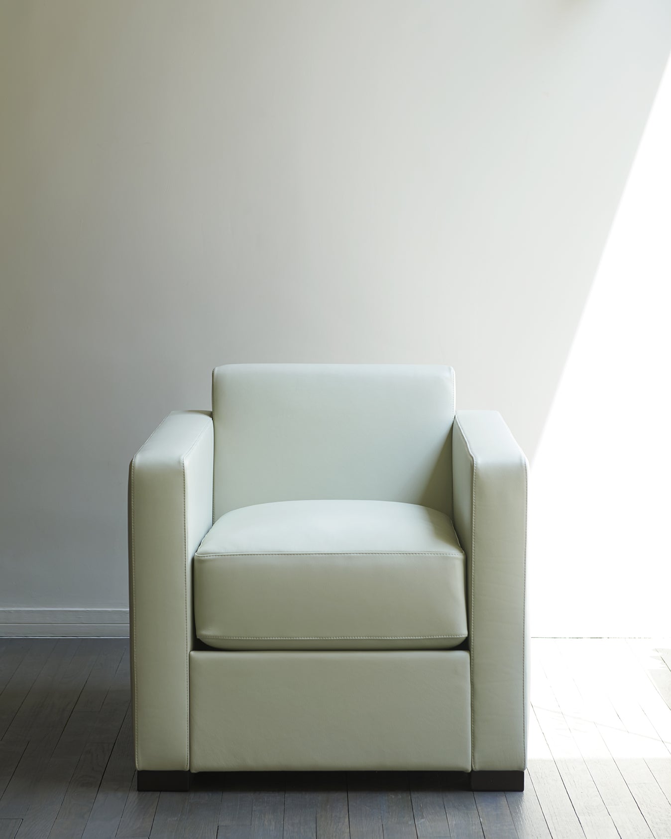 Linea A Armchair