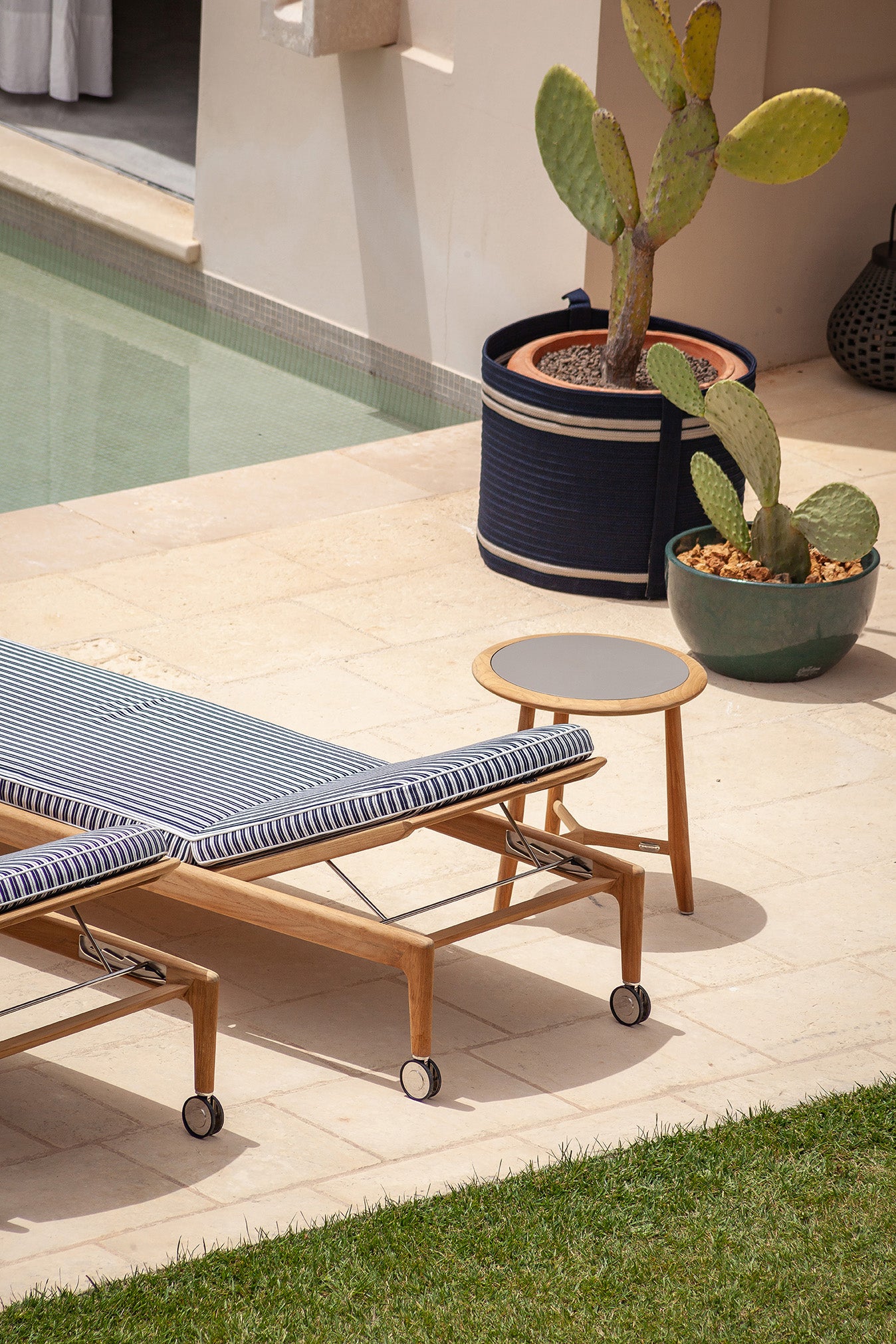 The Secret Garden Sunbed
