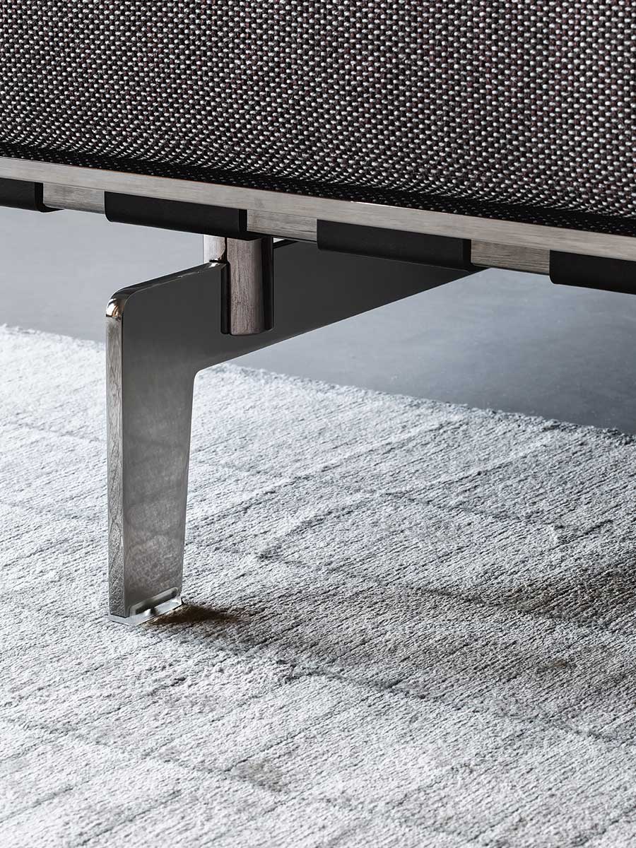 poltrona frau chado rug