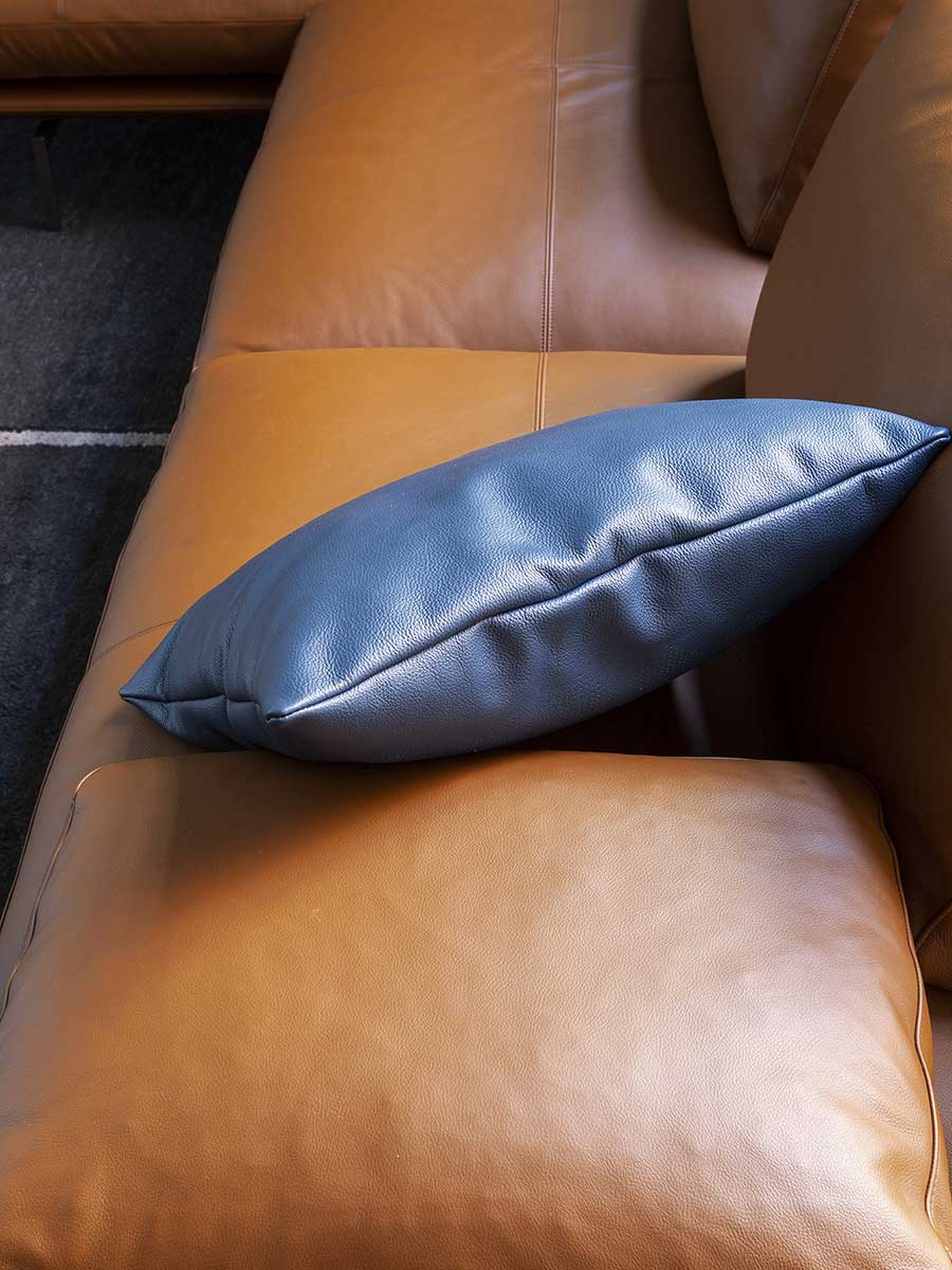 poltrona frau cushion