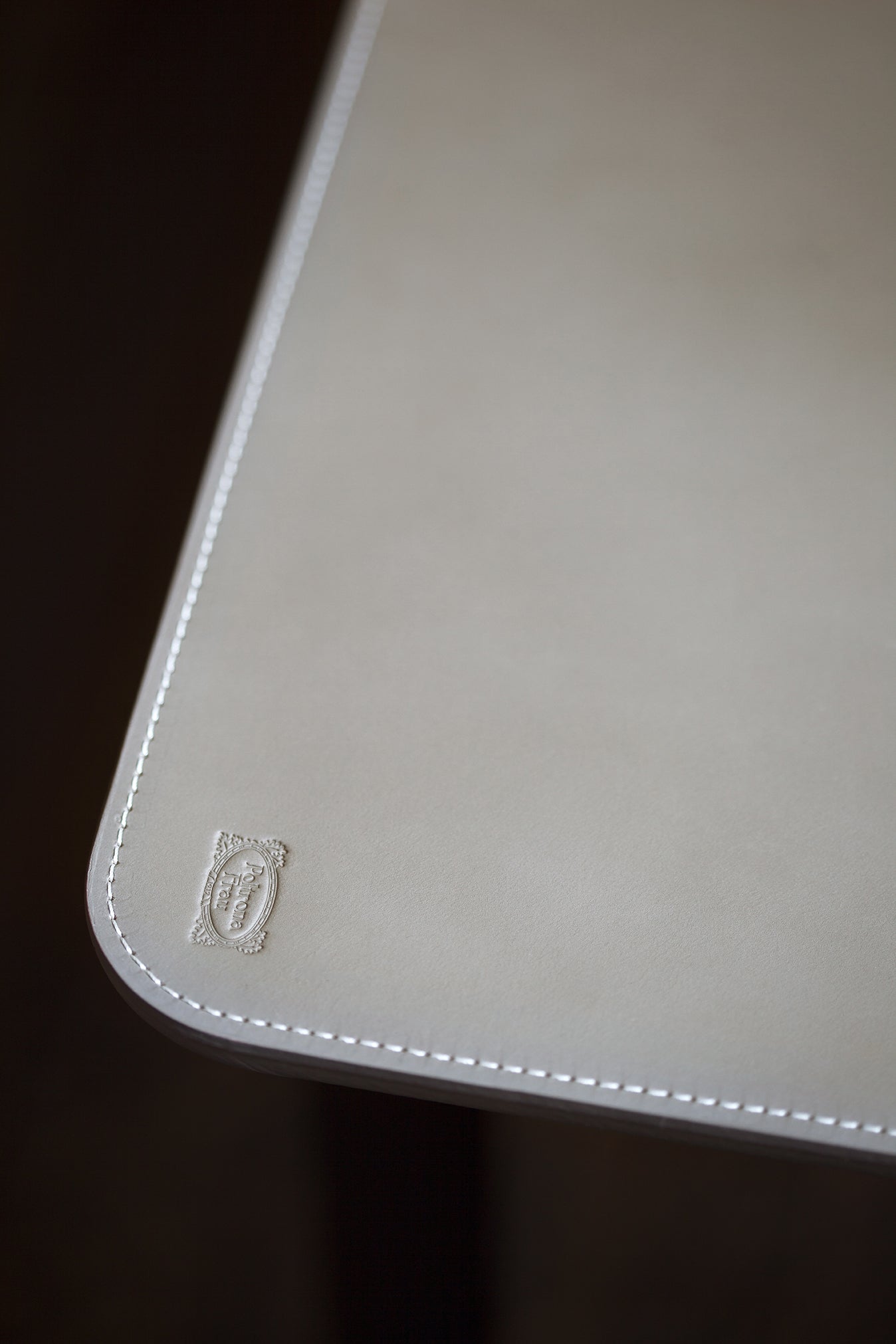 poltrona frau fidelio console