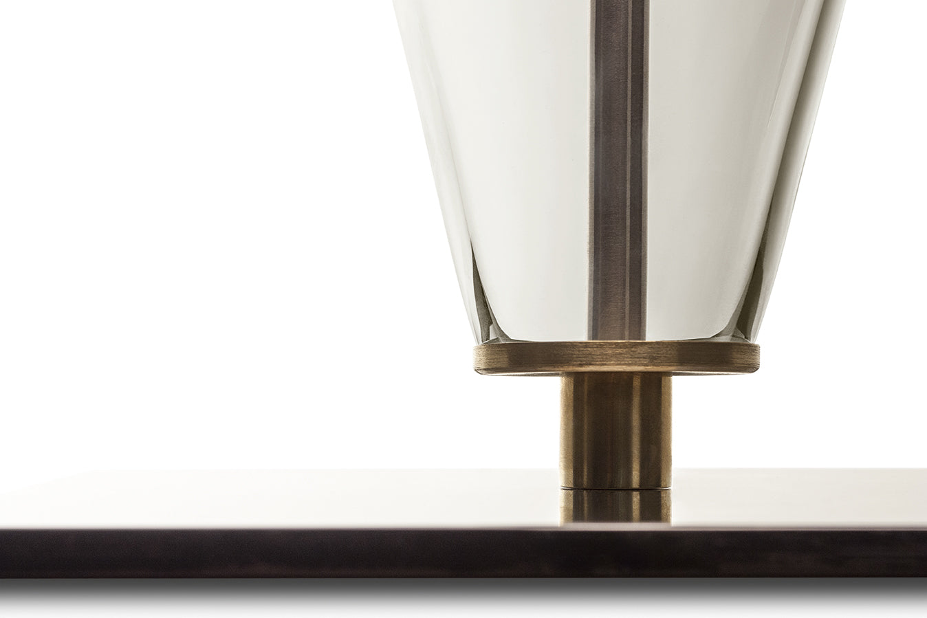 poltrona frau holly desk lamp