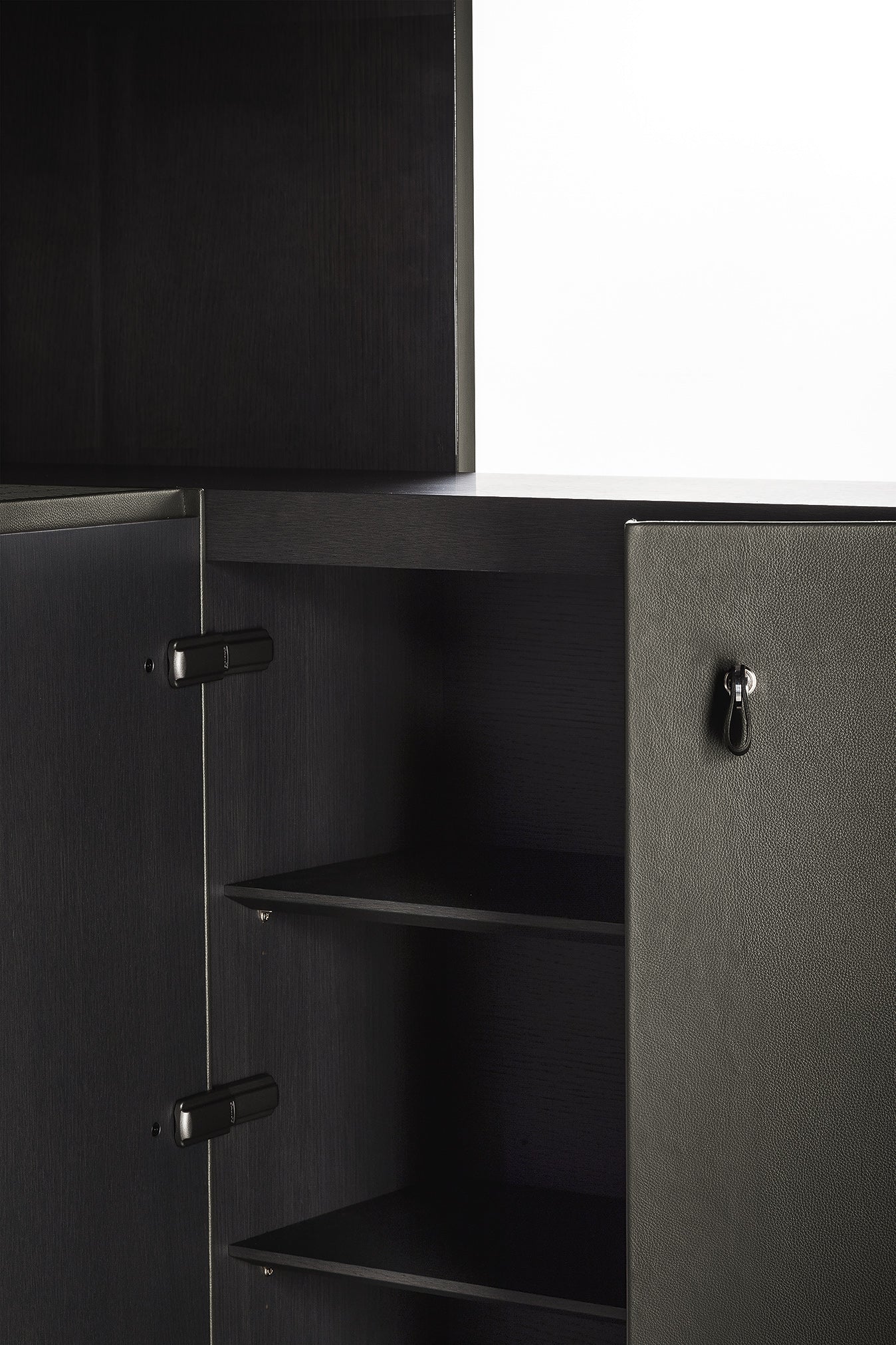 poltrona frau jobs cabinet