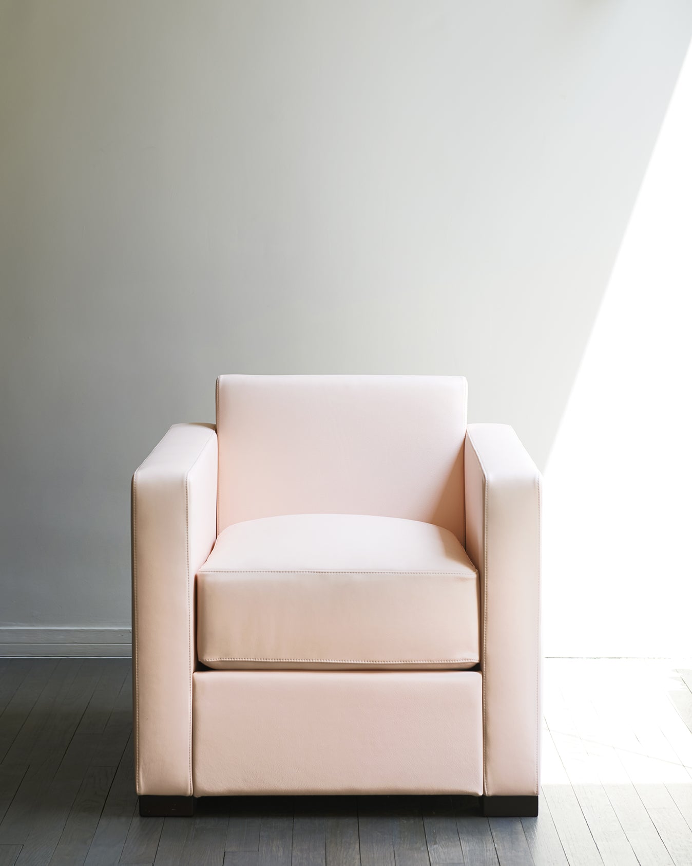 Linea A Armchair