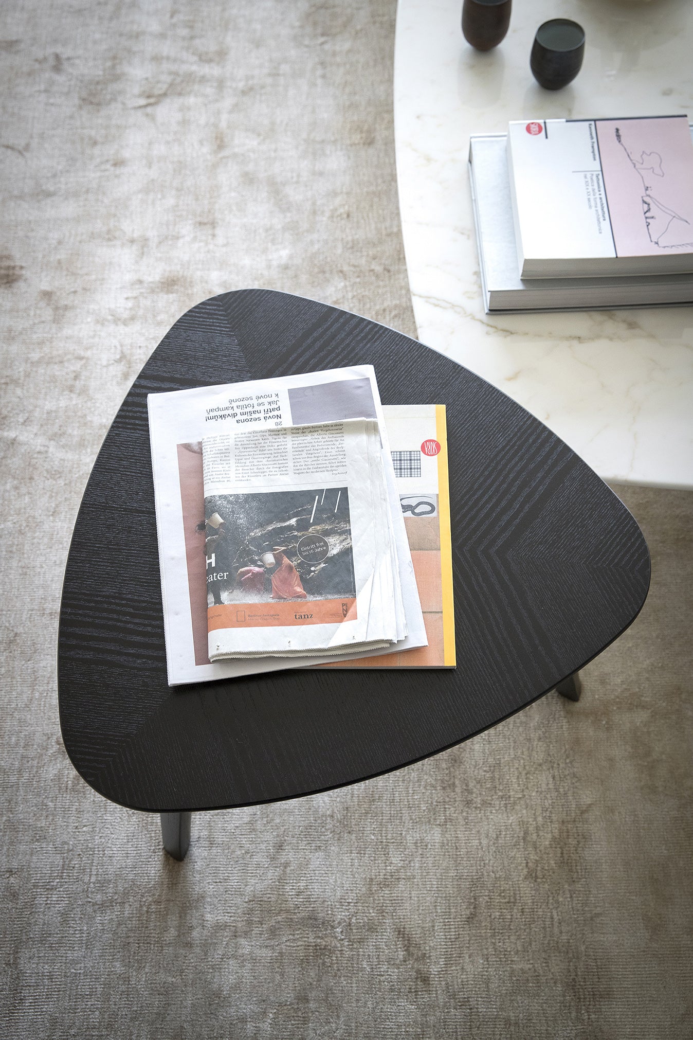 poltrona frau fiorile triangular small table