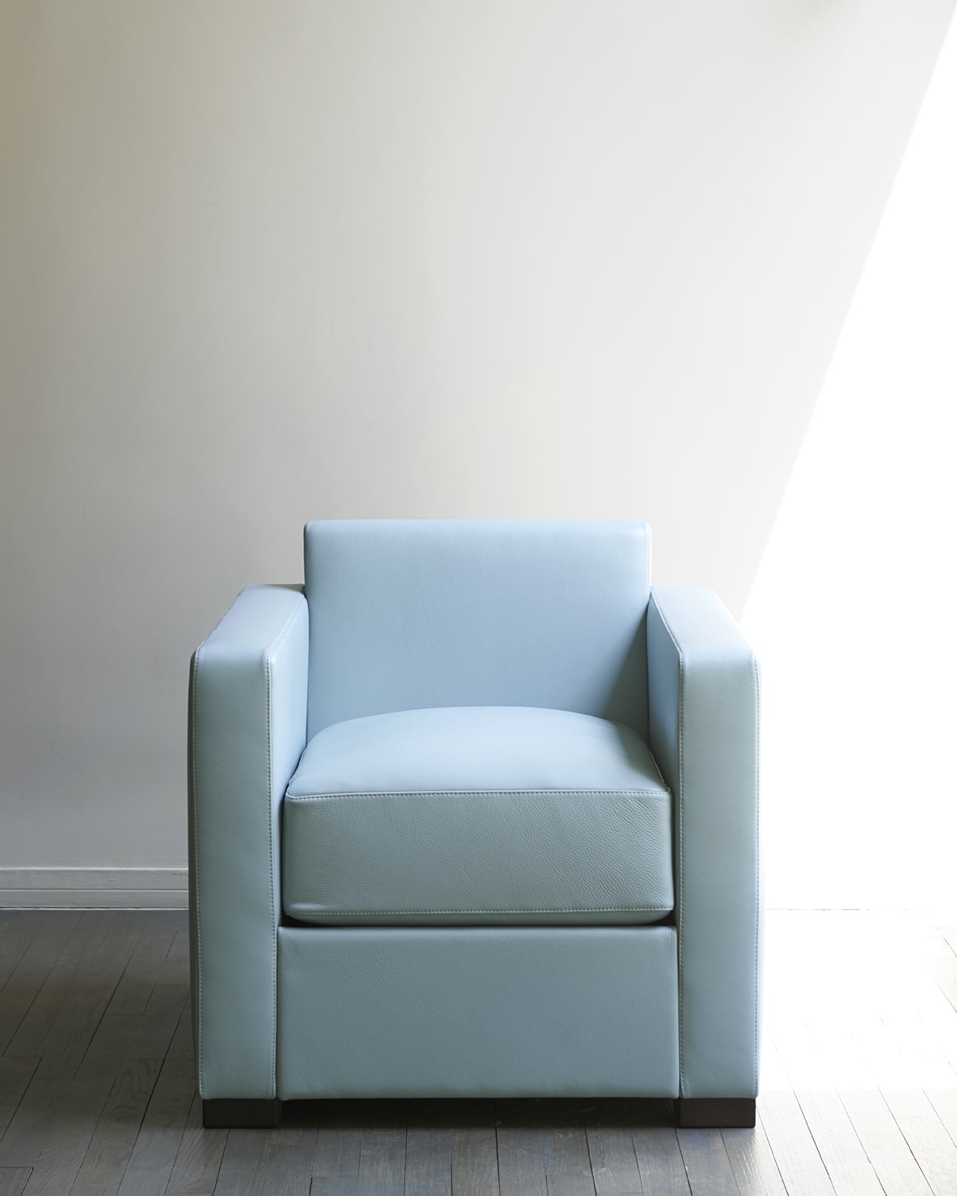 poltrona frau linea a armchair