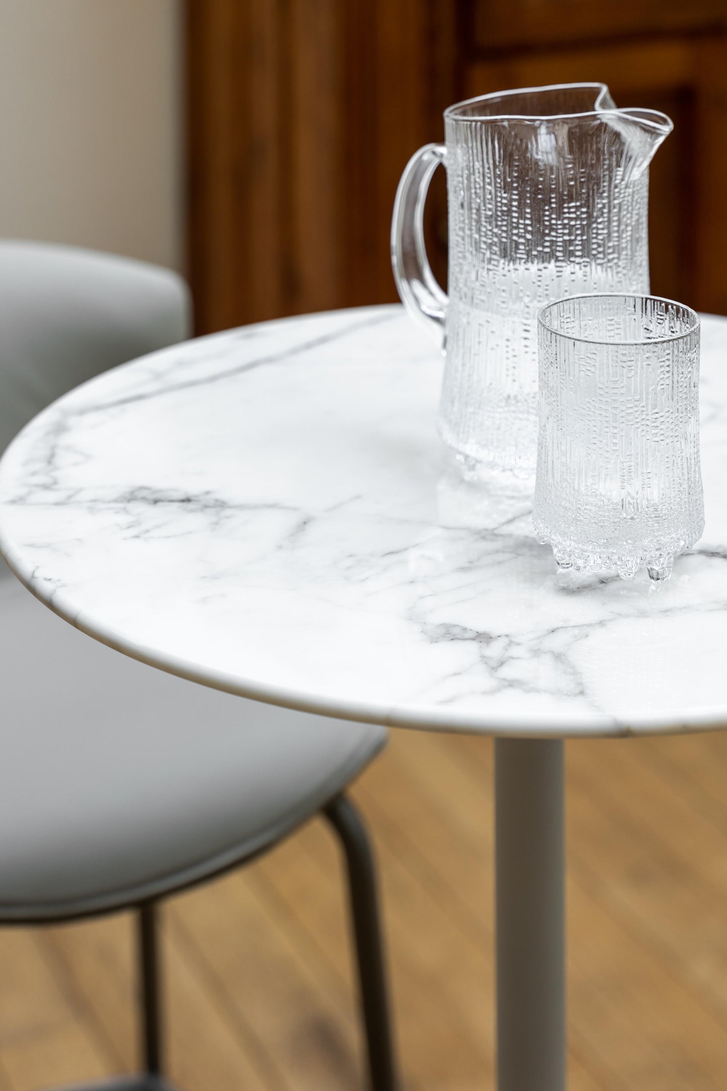 poltrona frau montera mas stool with metal base
