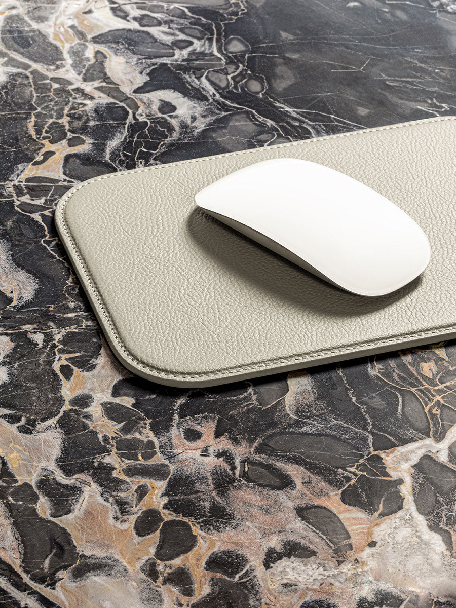 poltrona frau office desk accessories