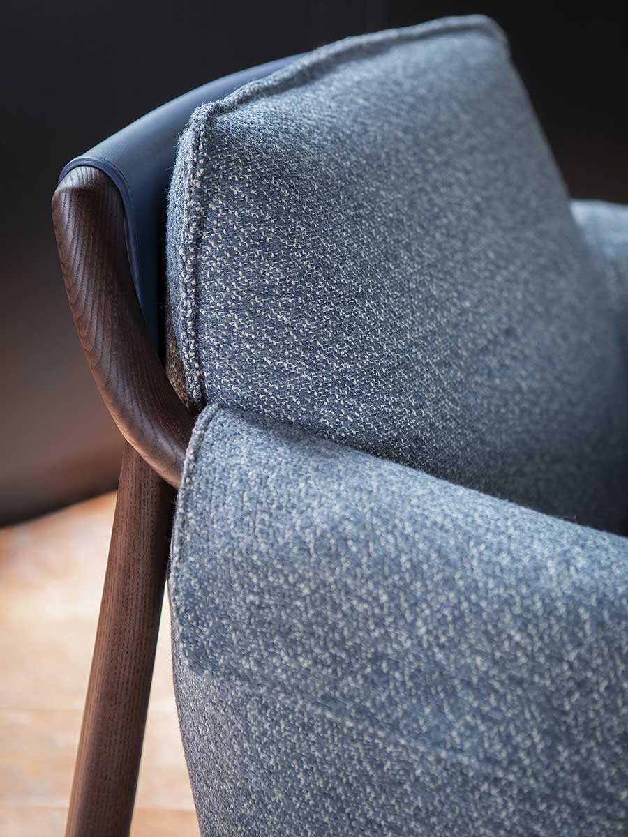 poltrona frau times lounge armchair