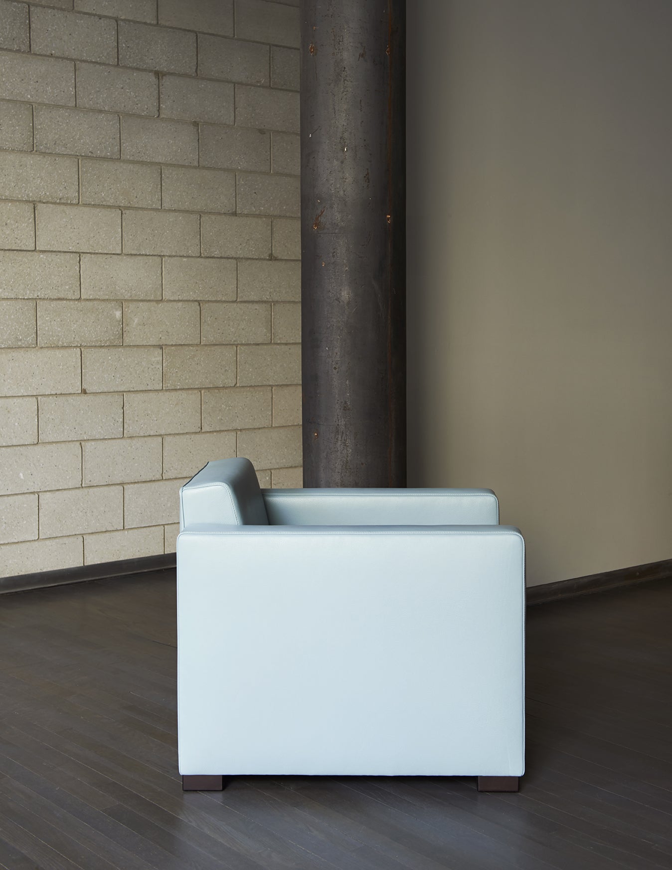 poltrona frau linea a armchair