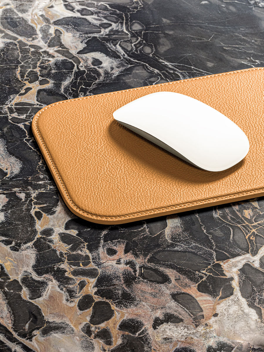 poltrona frau office desk accessories