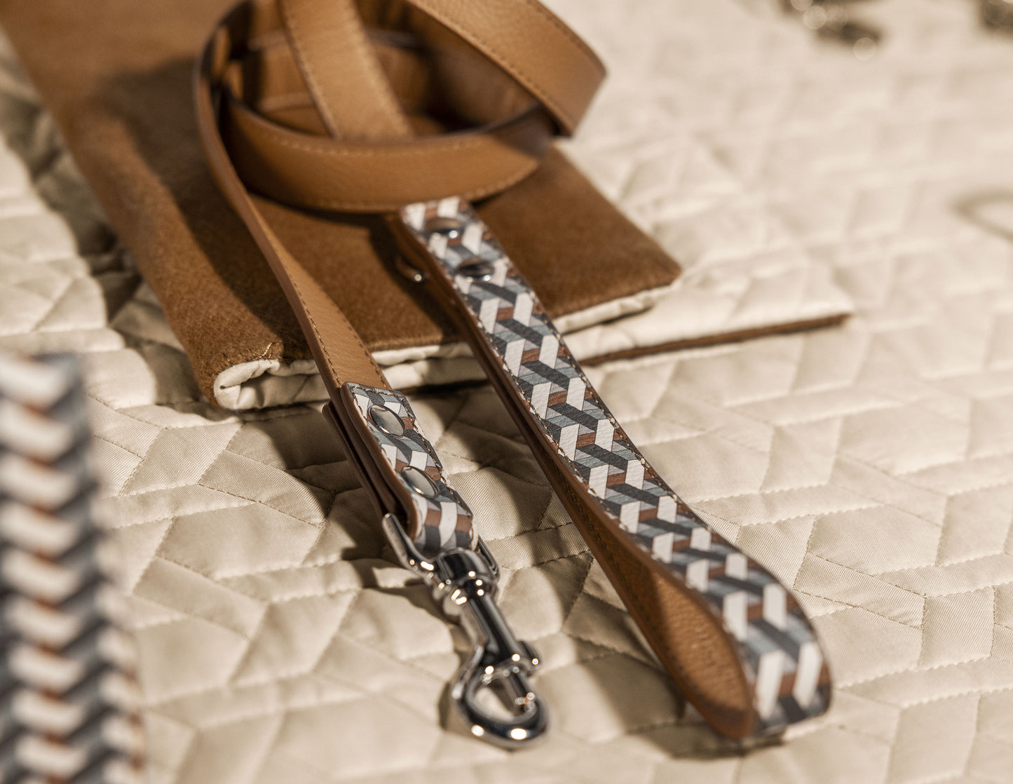 poltrona frau pet leash