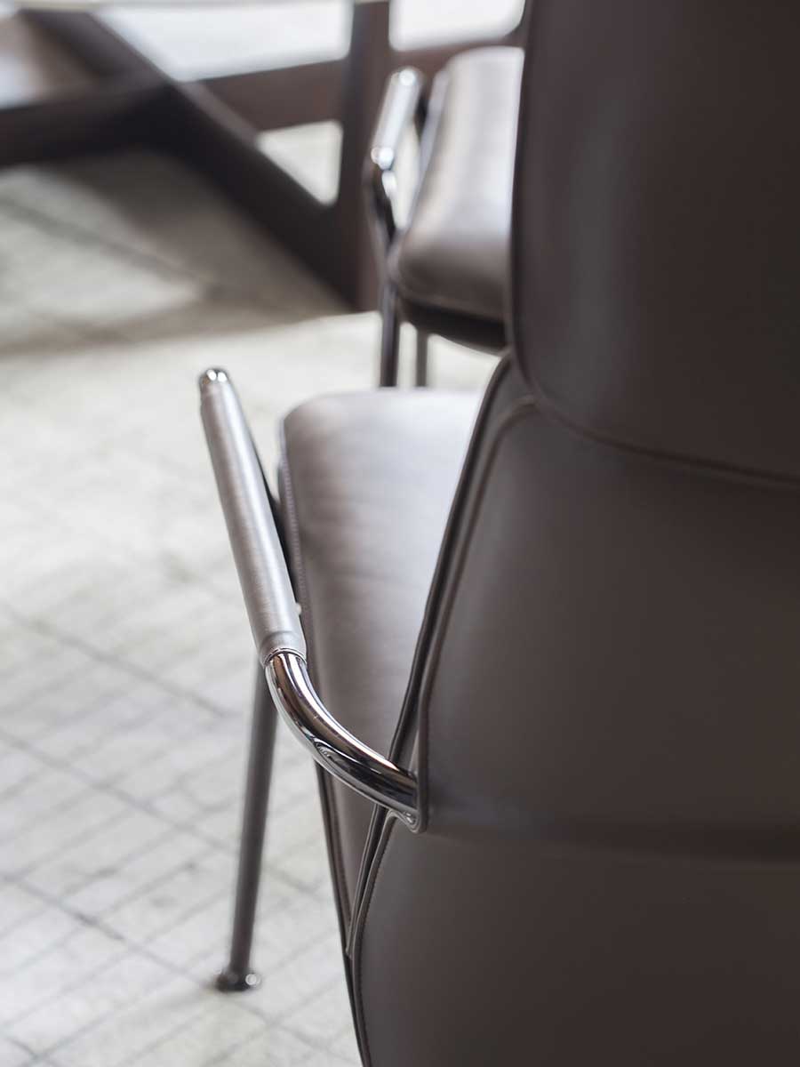 Arabesque High Armchair