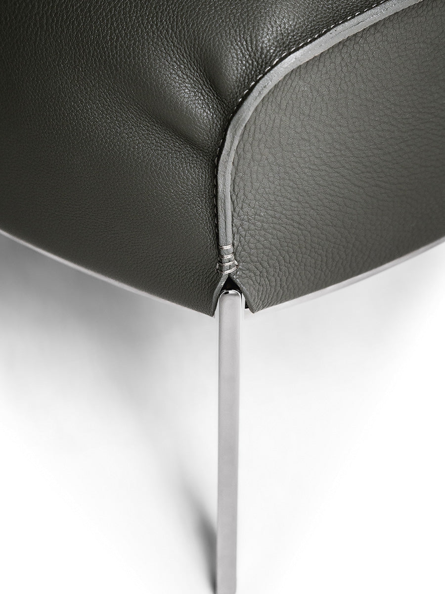 poltrona frau archibald gran comfort ottoman