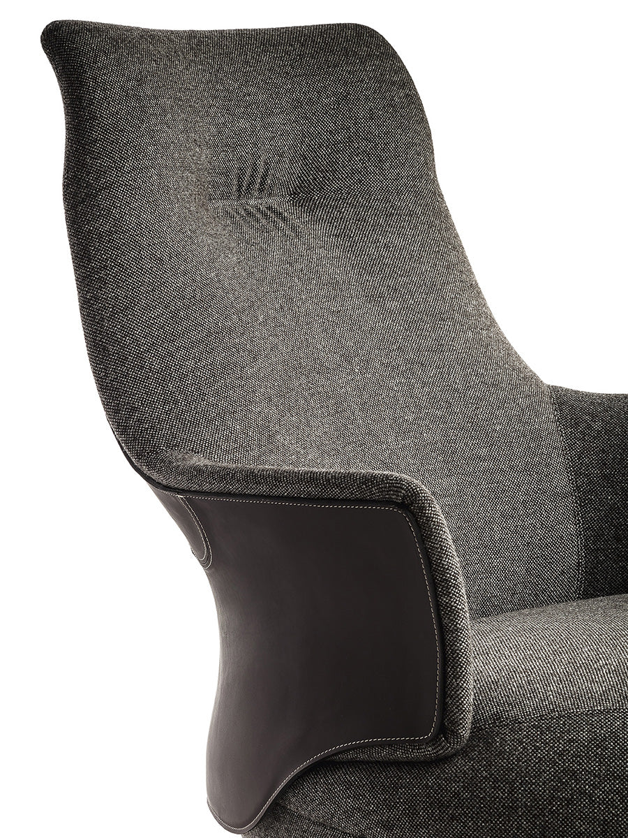 Assaya Armchair