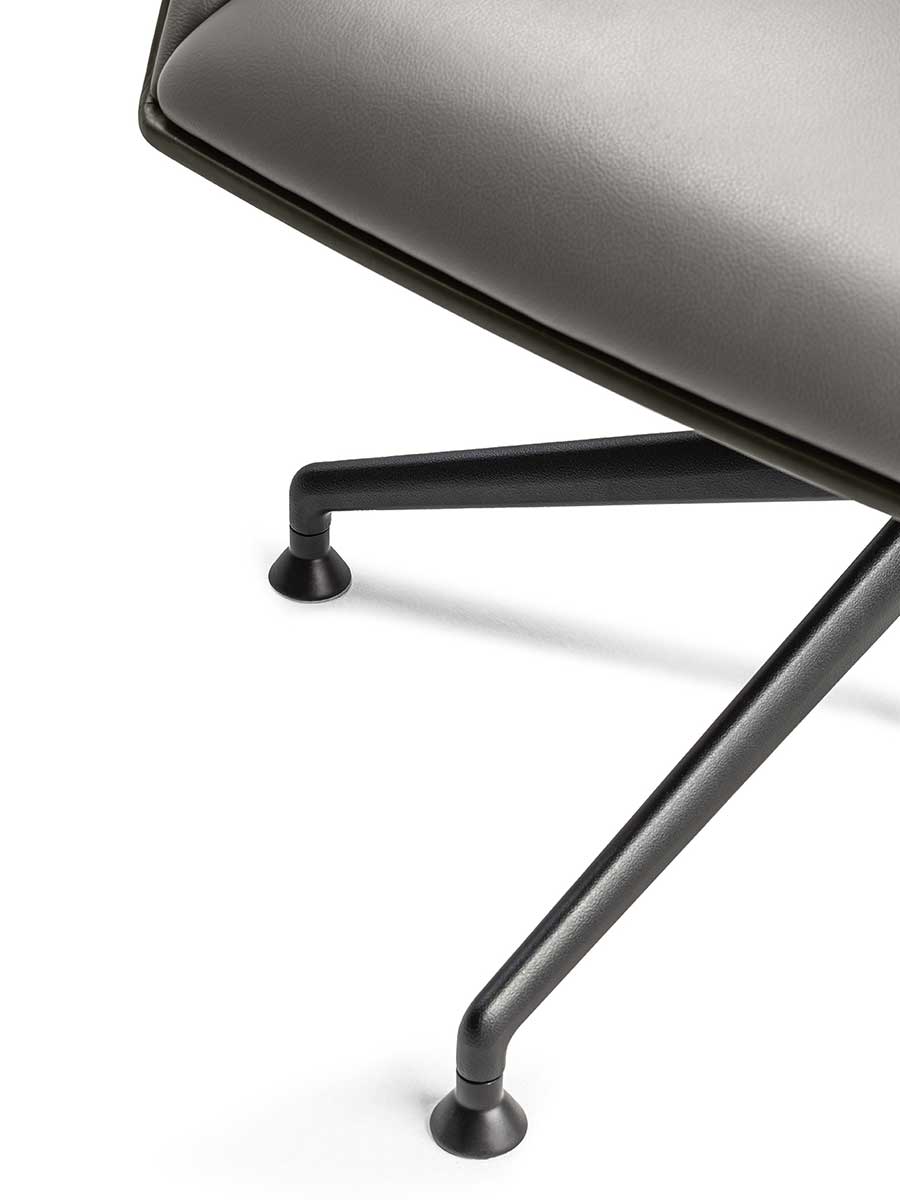 poltrona frau cercle visitor chair
