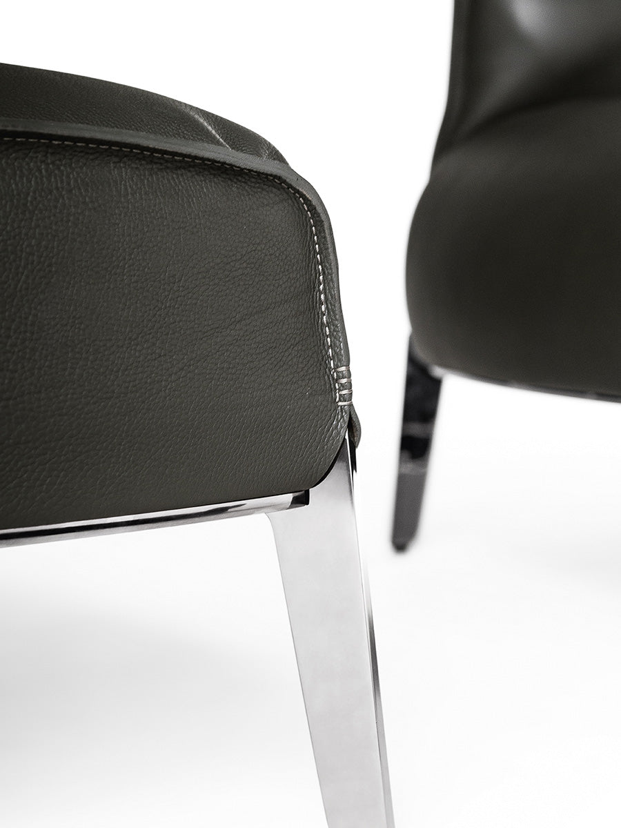 poltrona frau archibald gran comfort ottoman