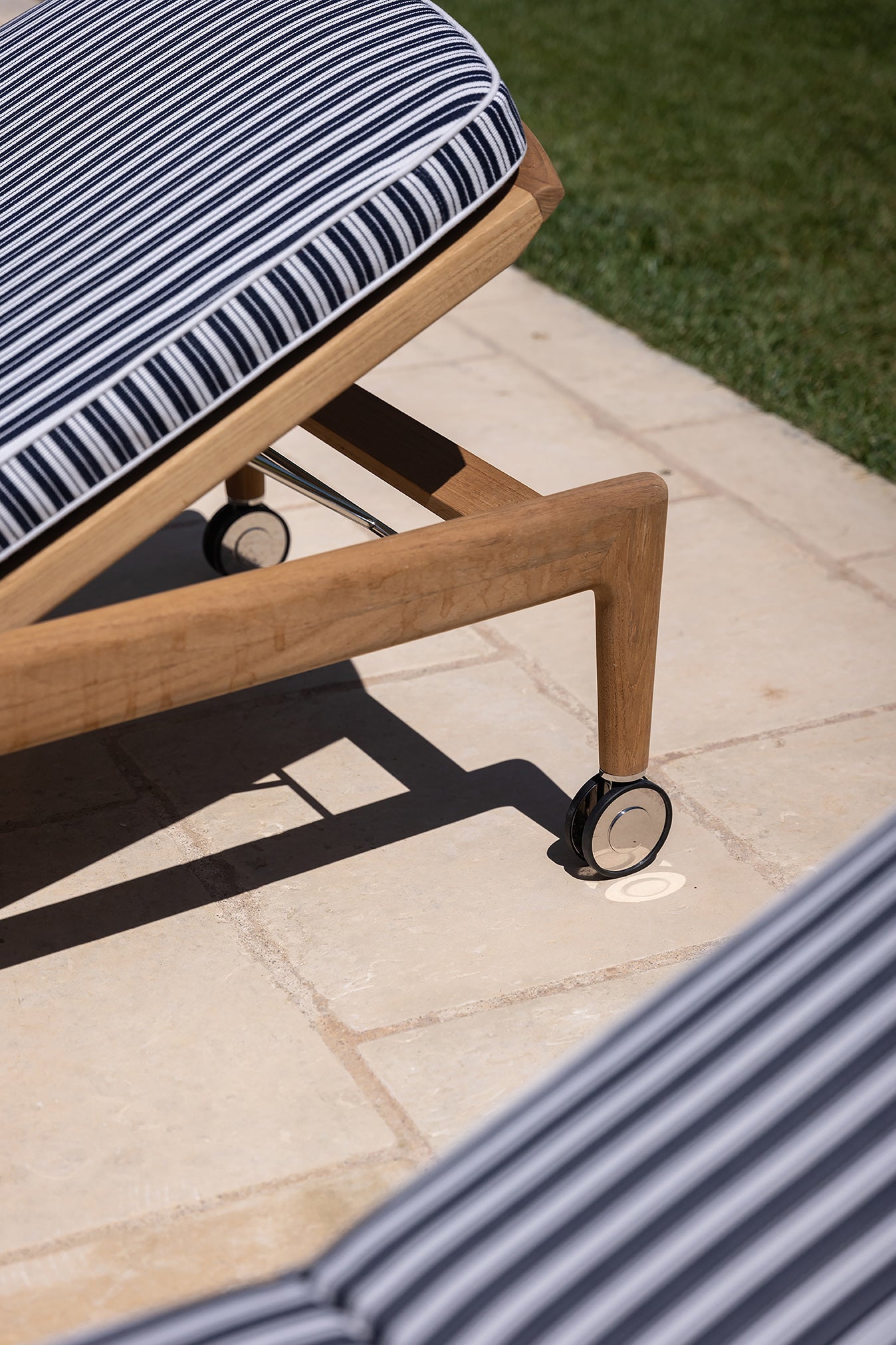 The Secret Garden Sunbed