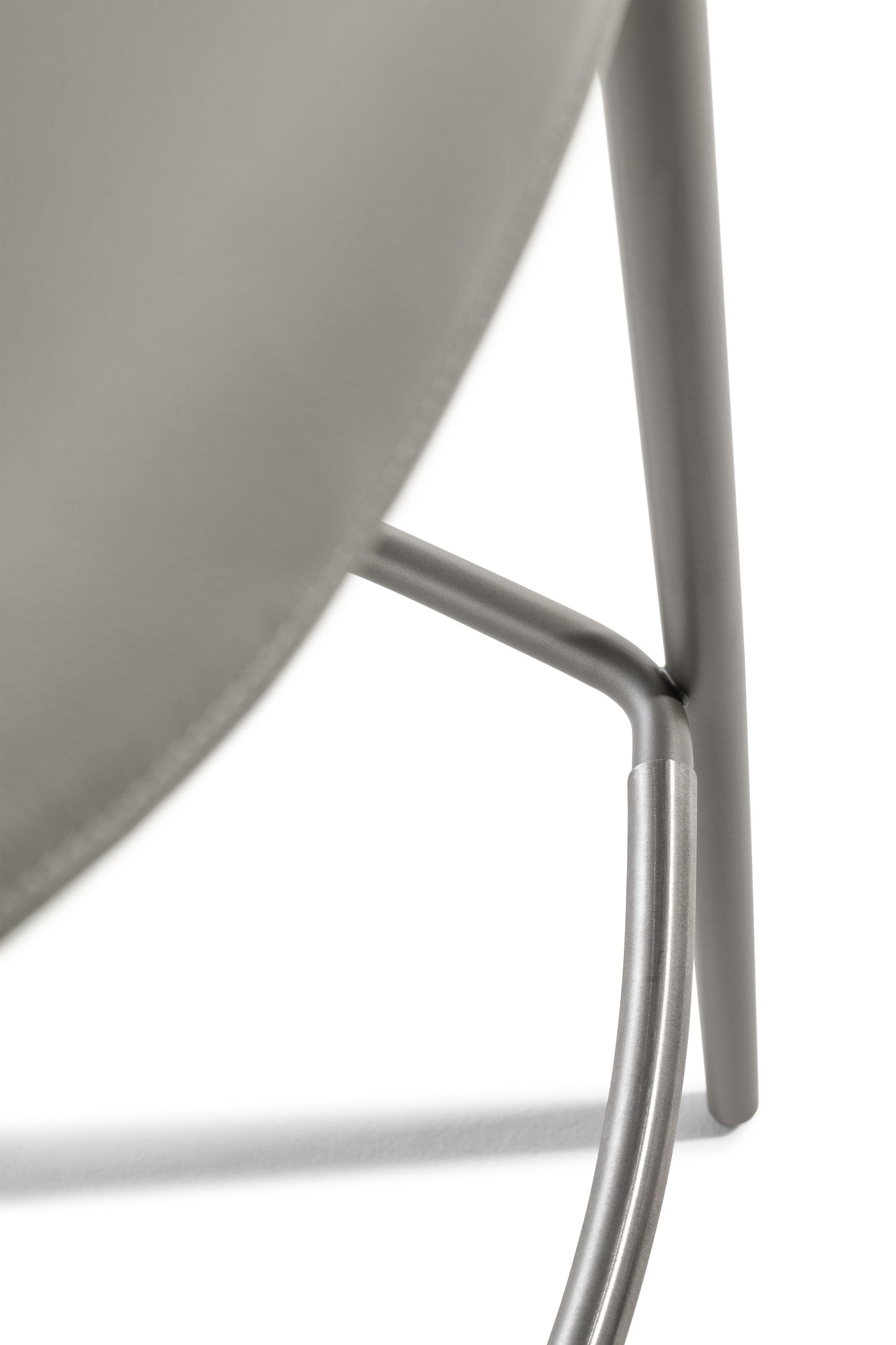 poltrona frau montera mas stool with metal base