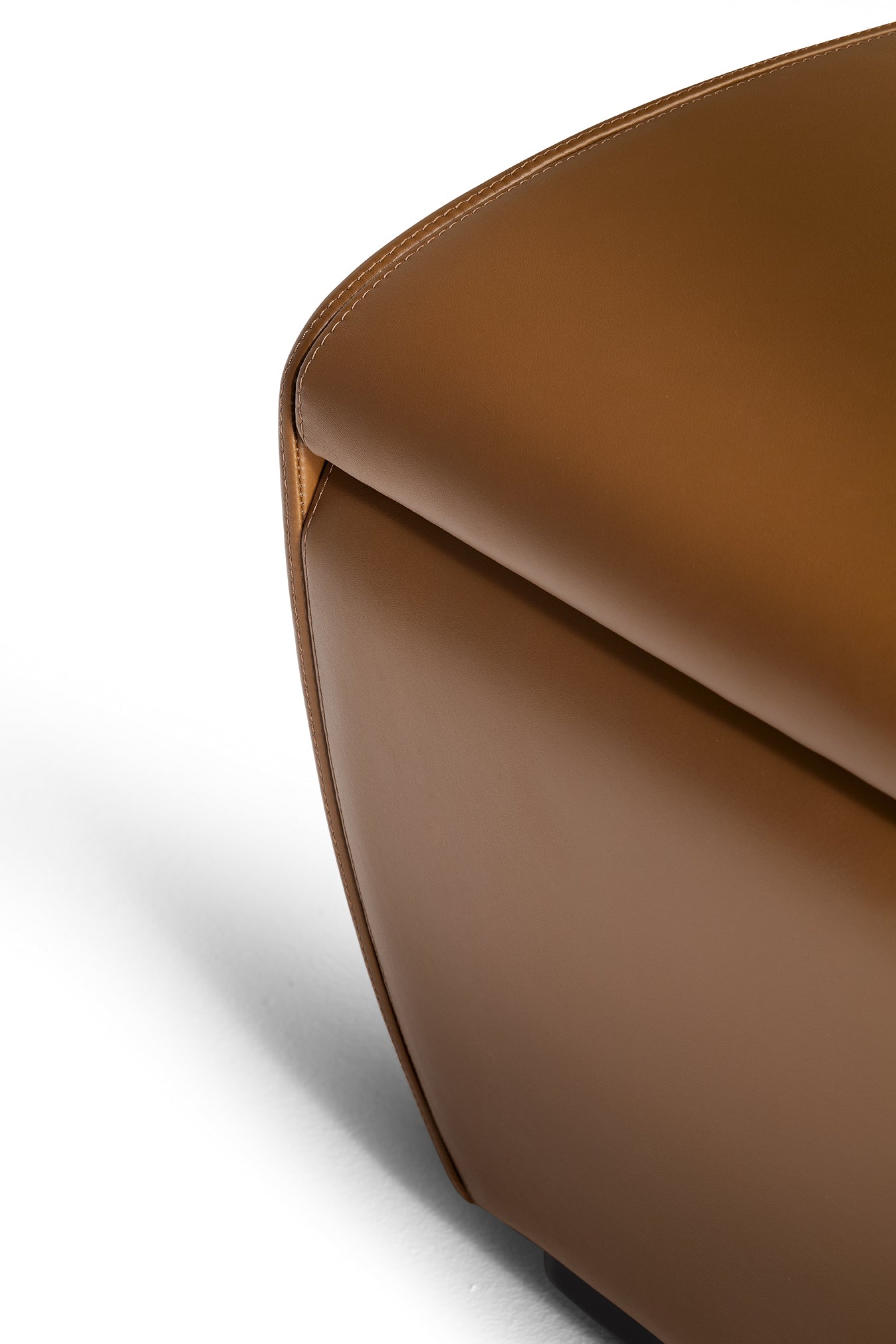 poltrona frau vanity fair xc ottoman