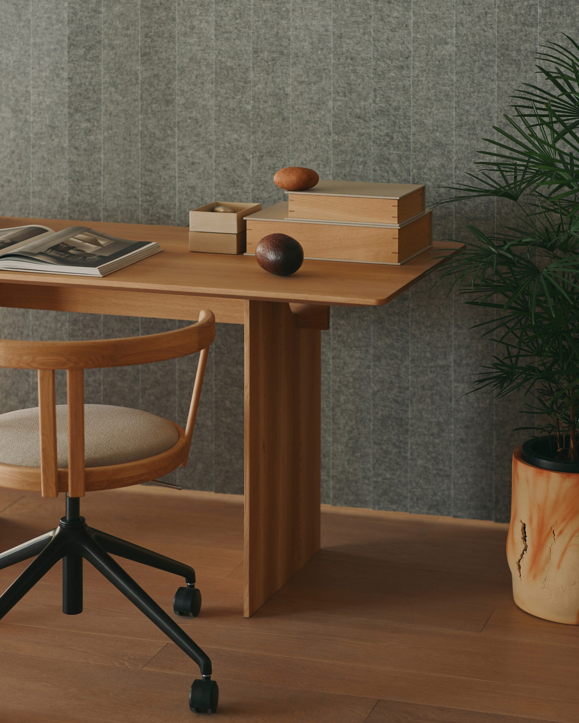 N–DT01 Dining Table