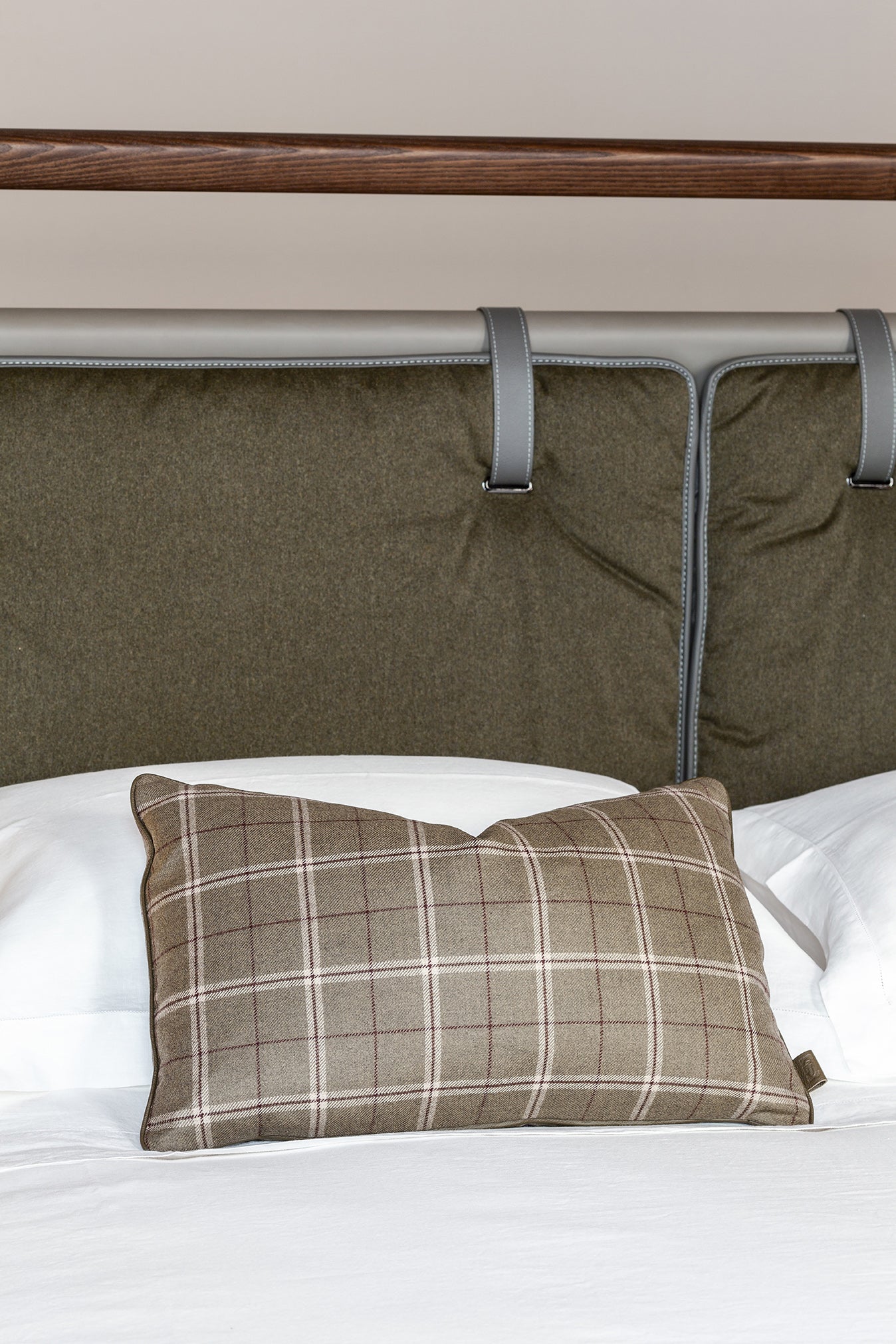 poltrona frau loro piana decorative cushions