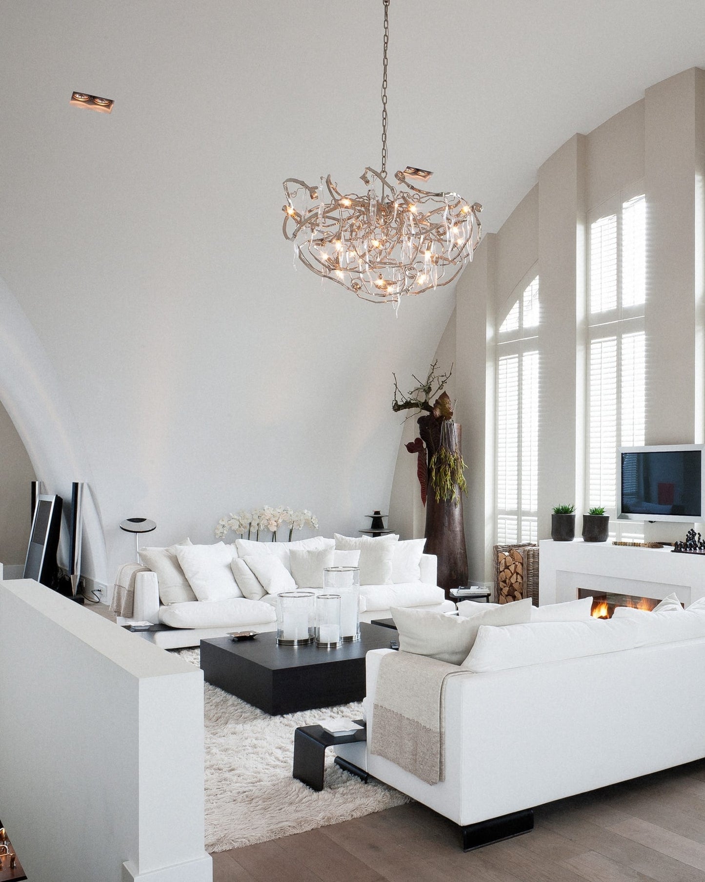 Delphinium Chandelier Oval