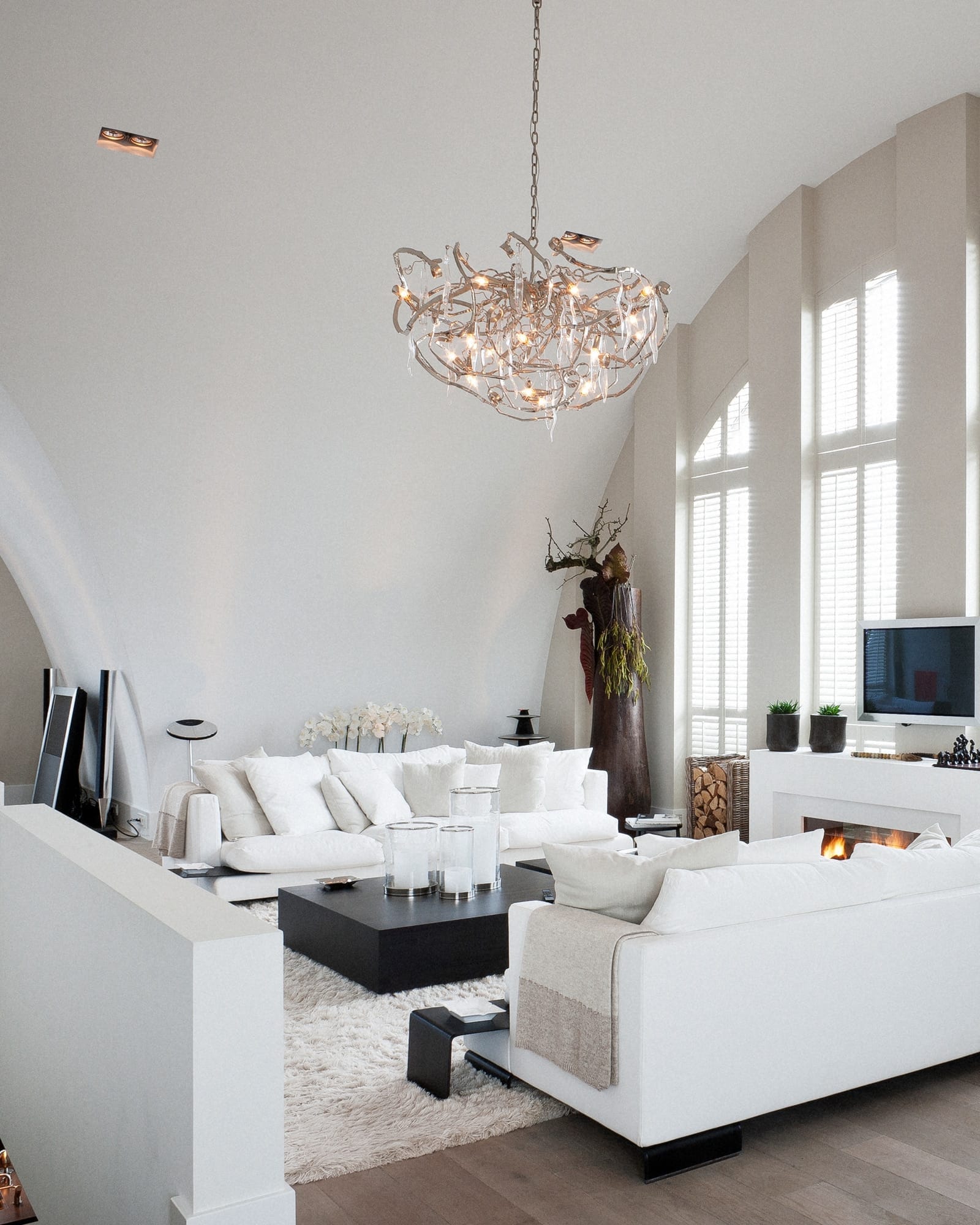 Delphinium Chandelier Oval