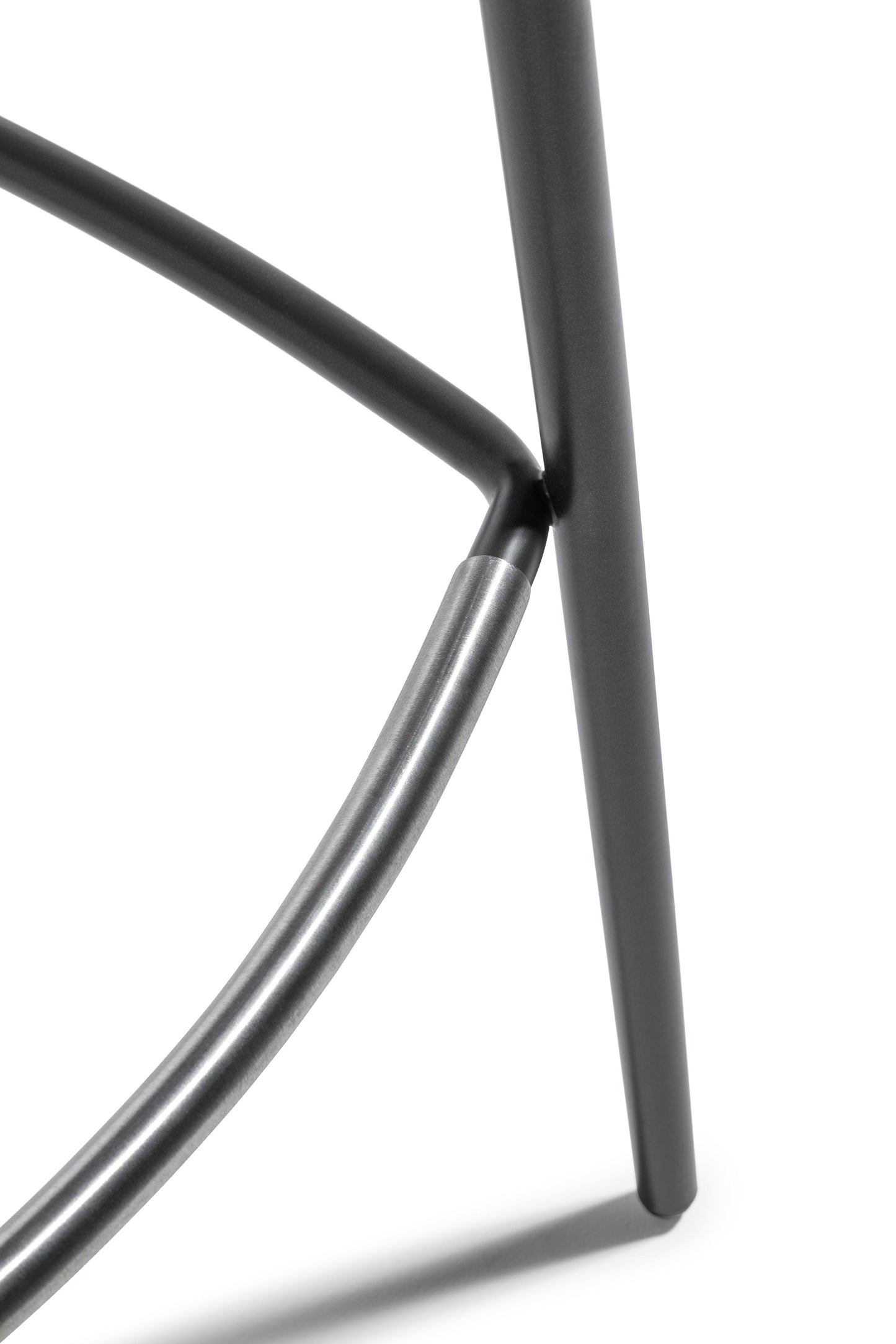 poltrona frau montera mas stool with metal base