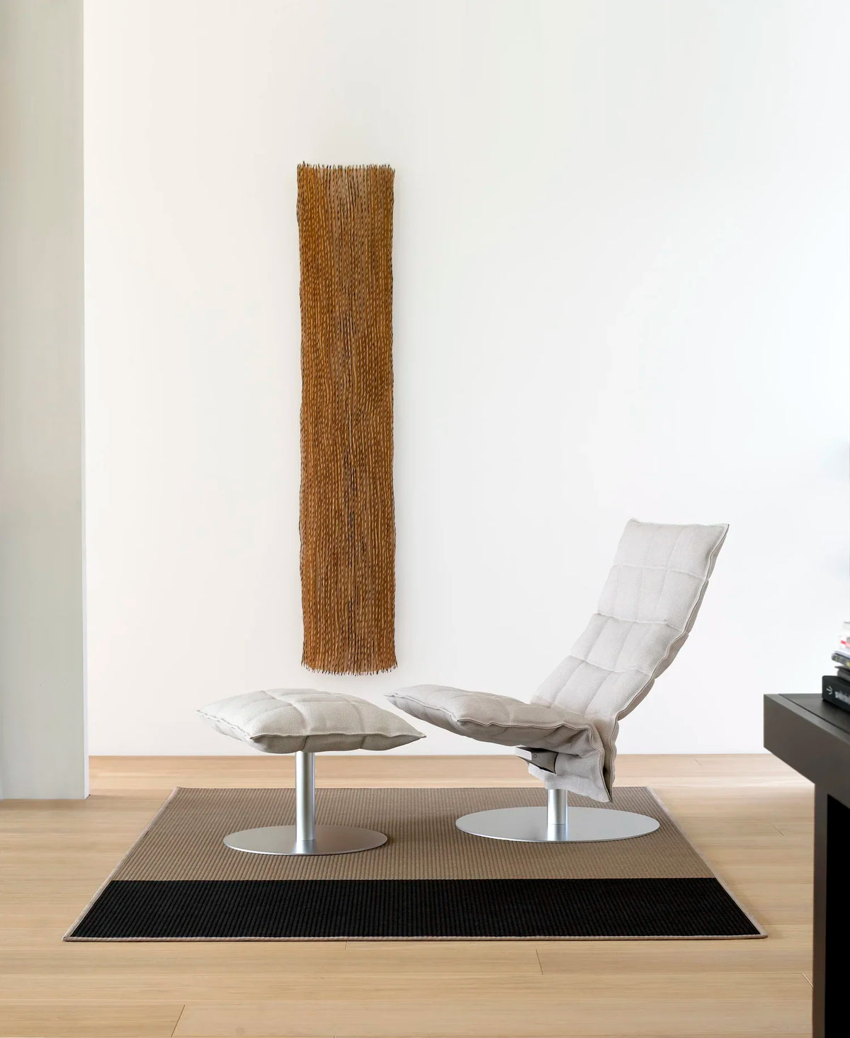 Narrow Swivel k chair with plate base