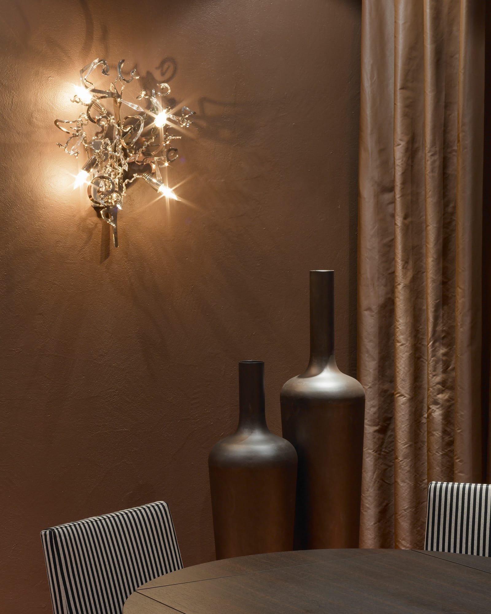 Icy Lady Wall Lamp