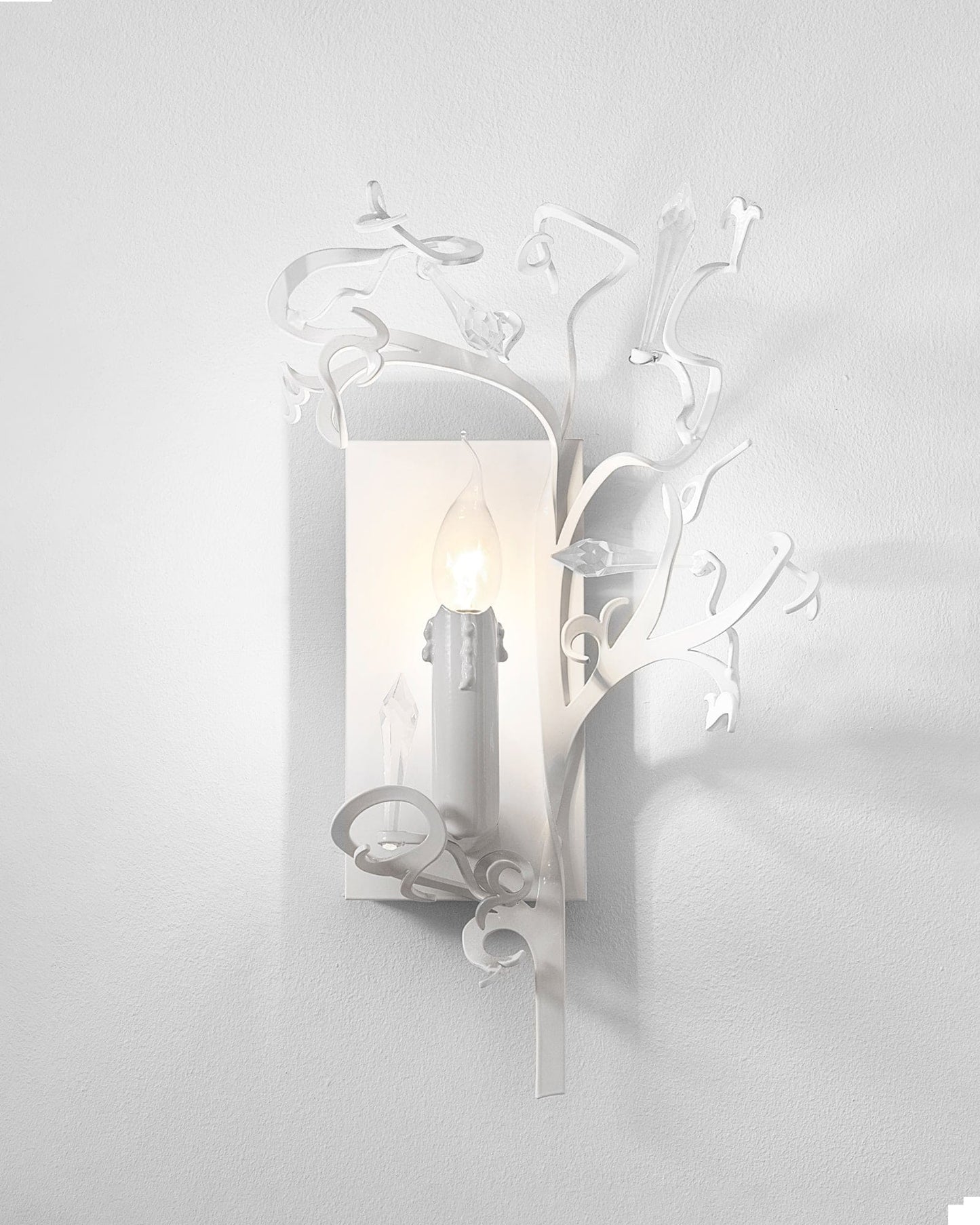 Icy Lady Wall Lamp