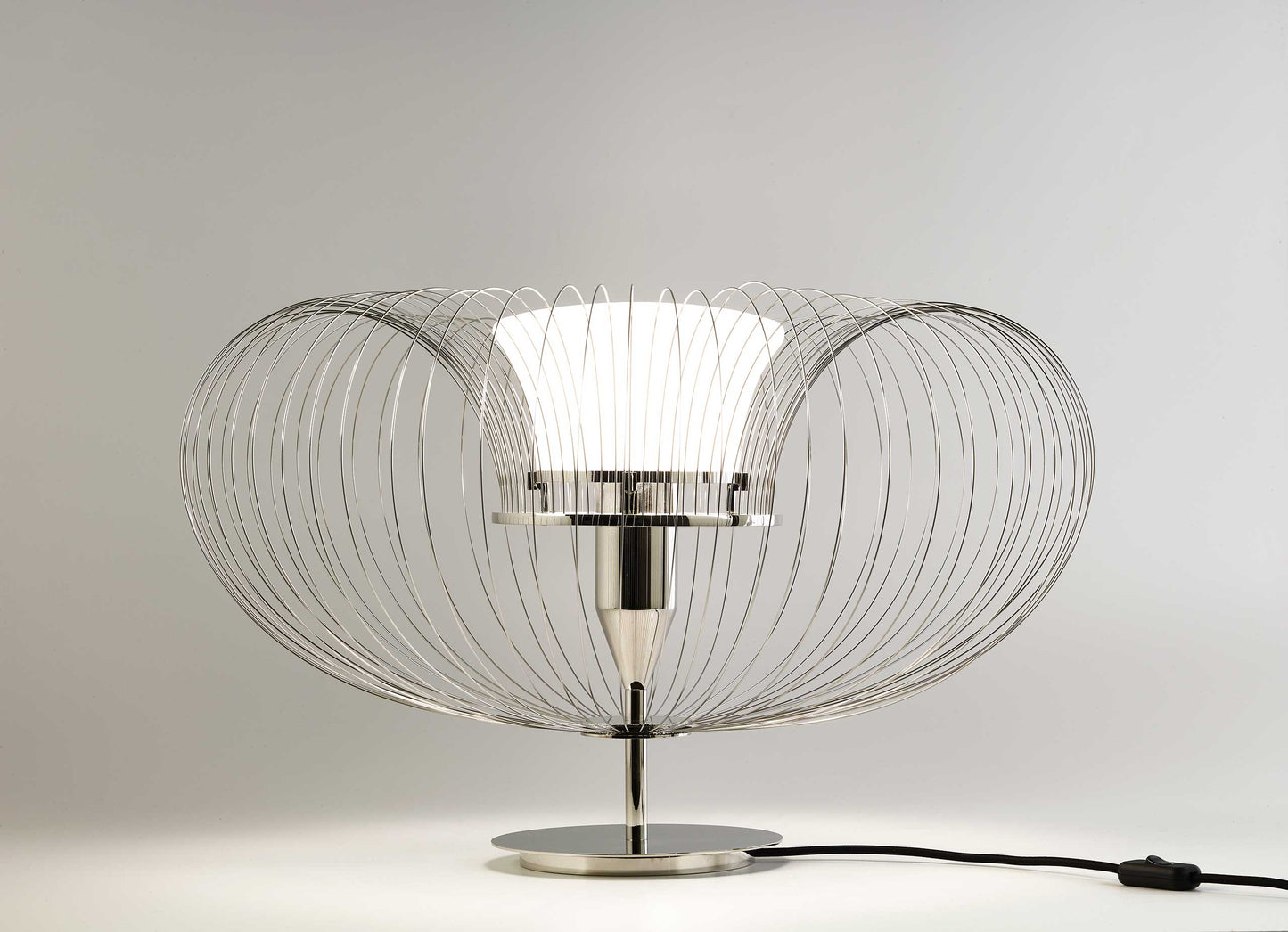Steel Flower Table Lamp