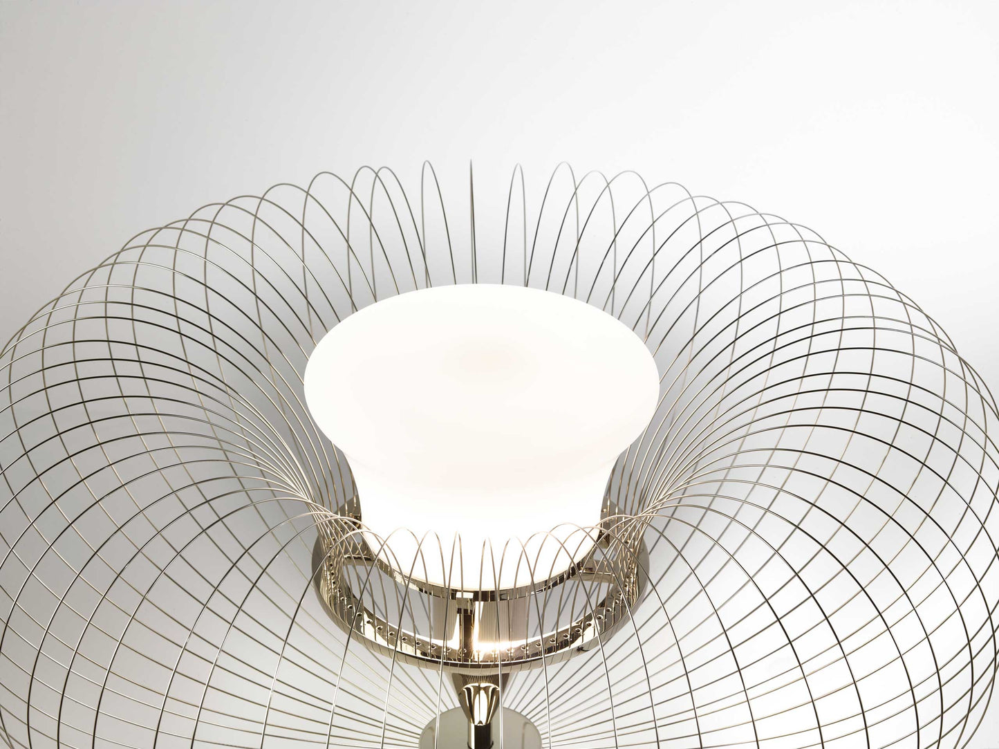 Steel Flower Table Lamp