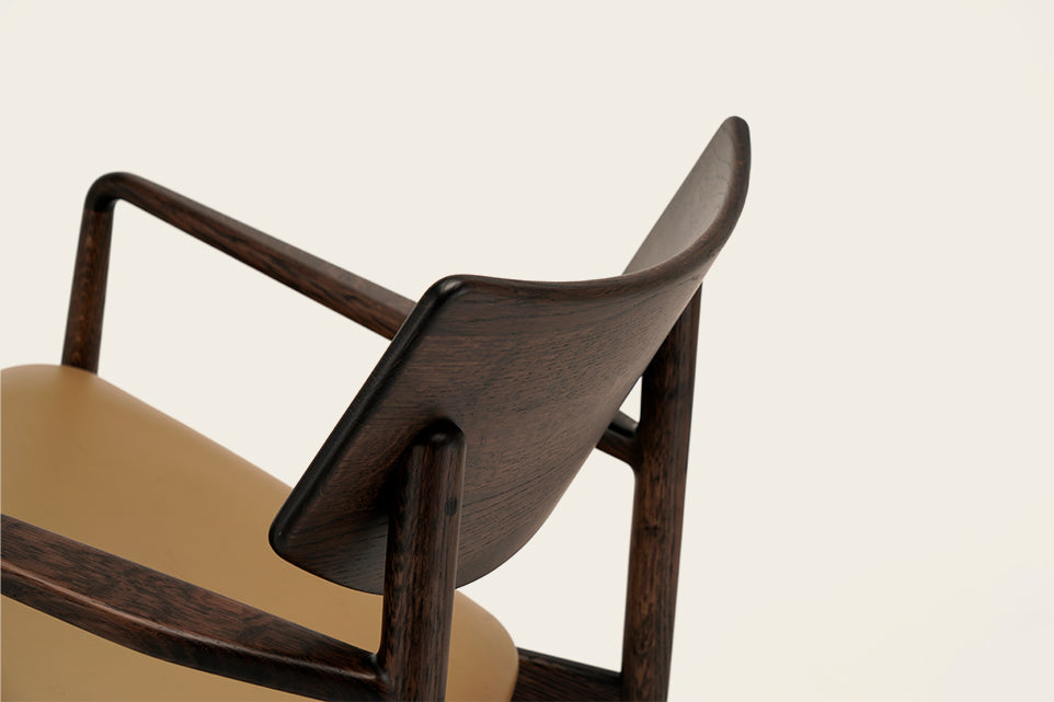 A–LC01 Lounge Chair