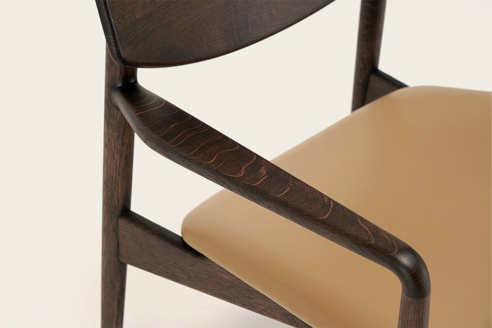 A–LC01 Lounge Chair