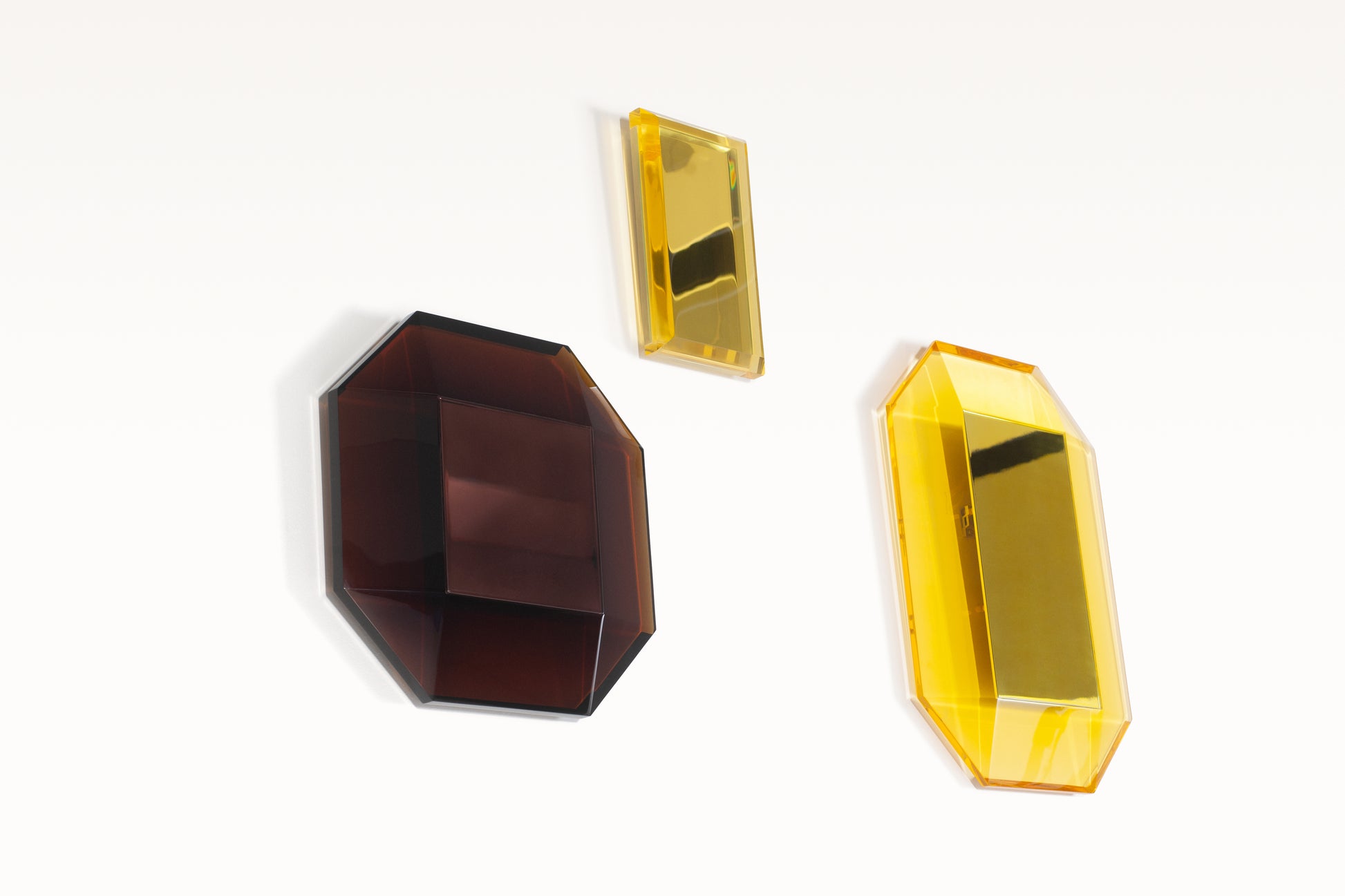 Tact & Trace Mirror
