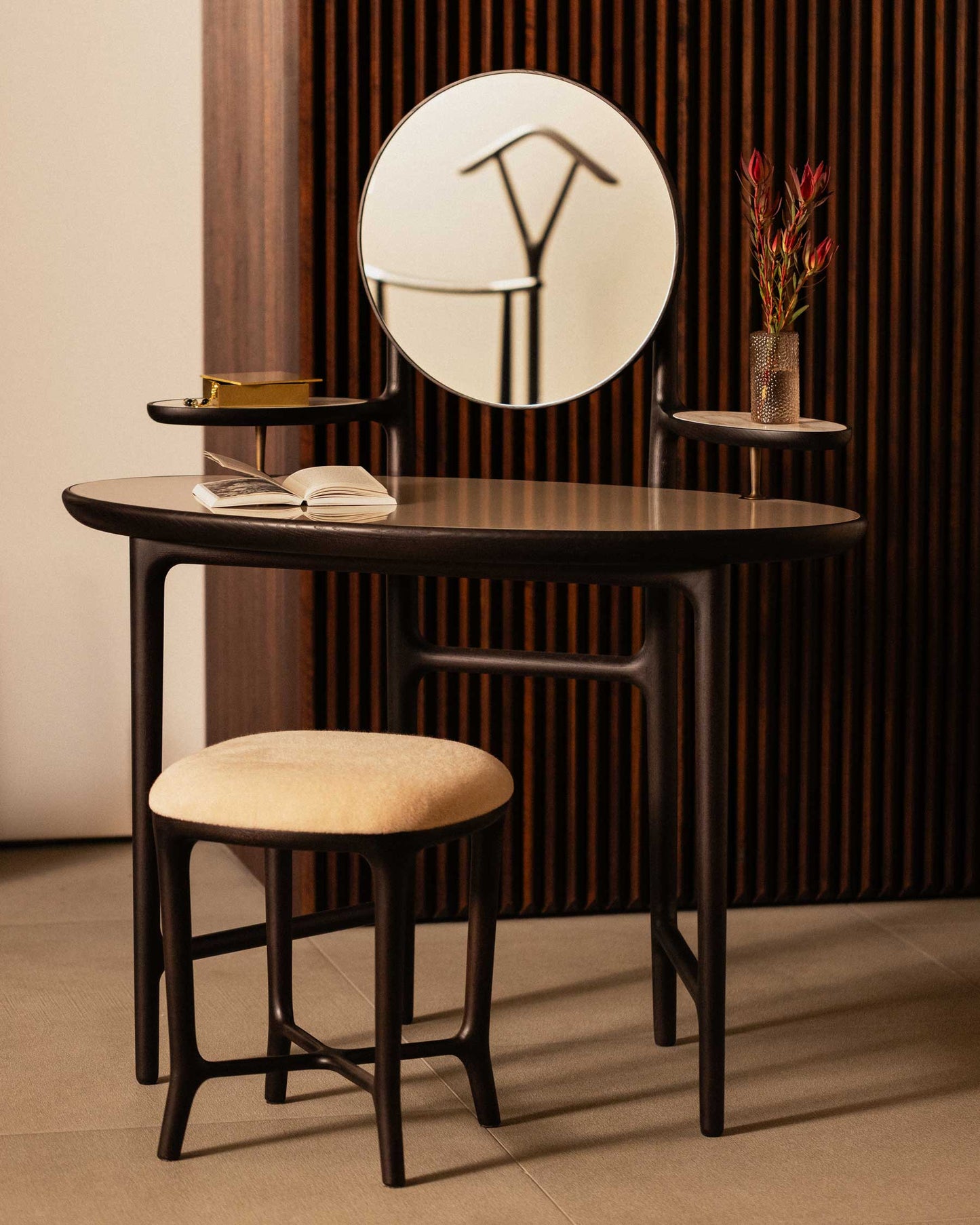 Jun Stool