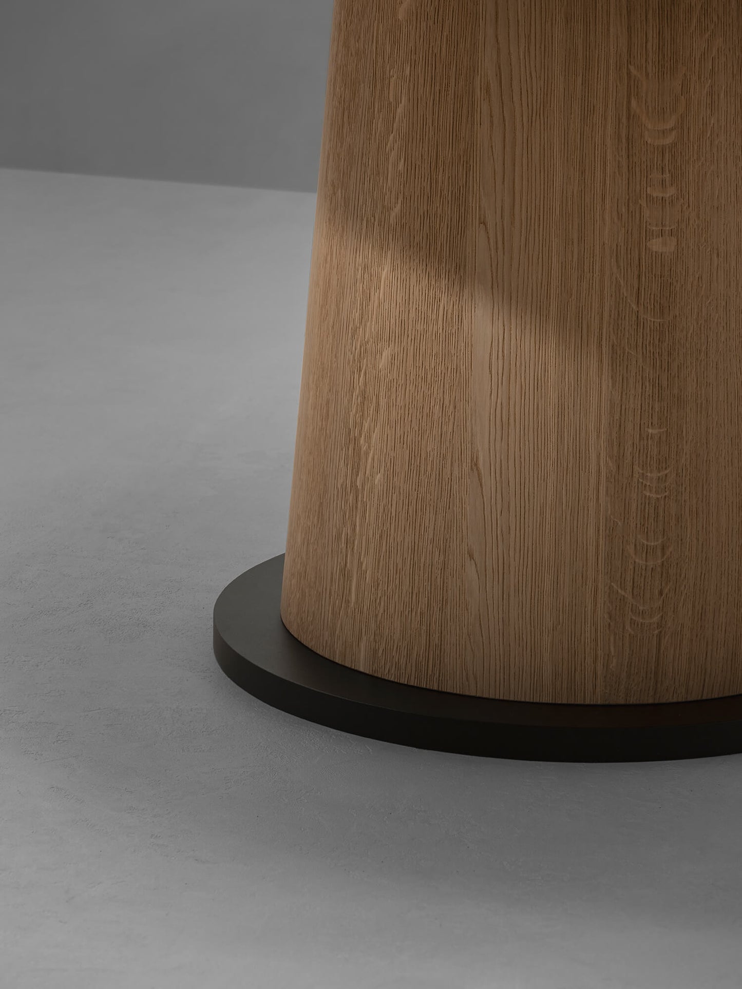 KOPS ∙ DINING TABLE ROUND ONE