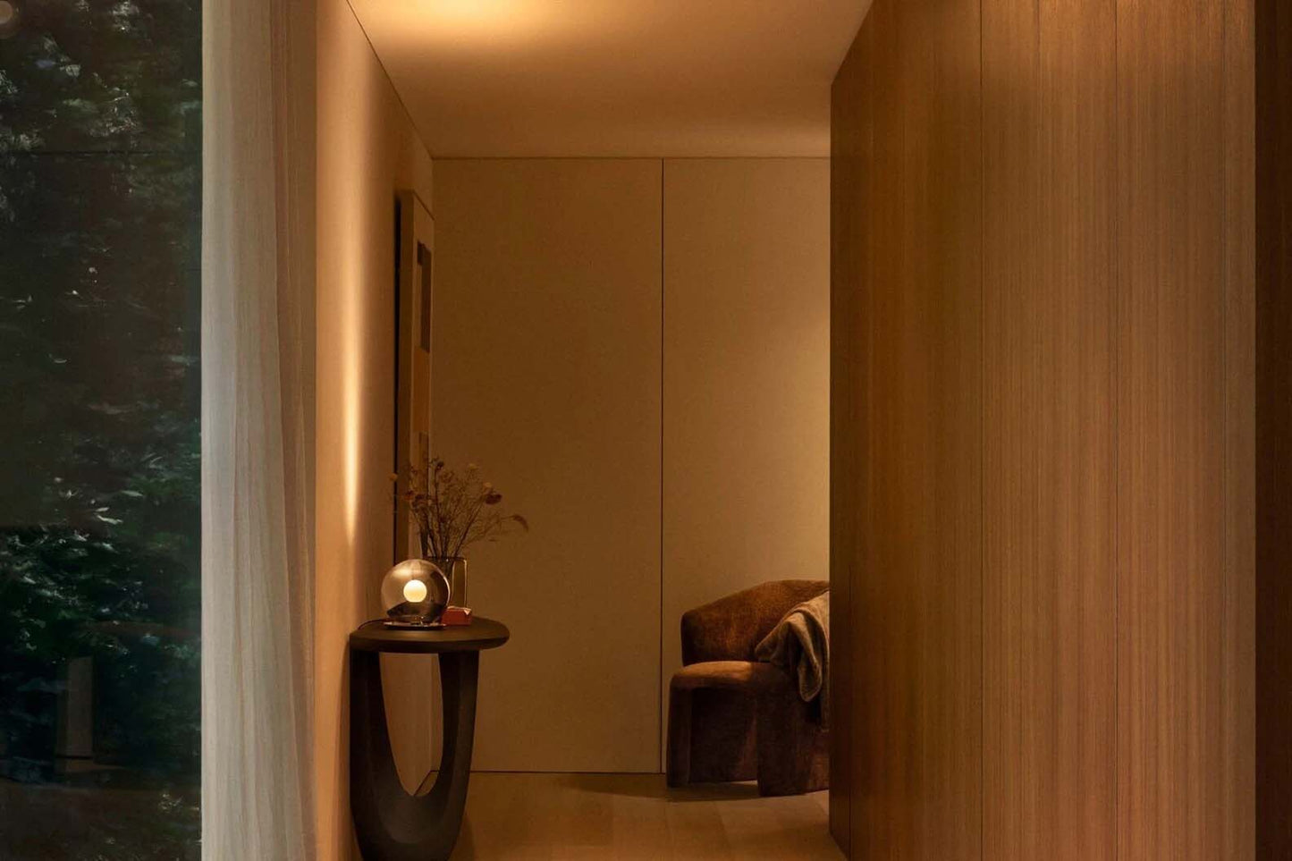 Luna Basso Table Lamp