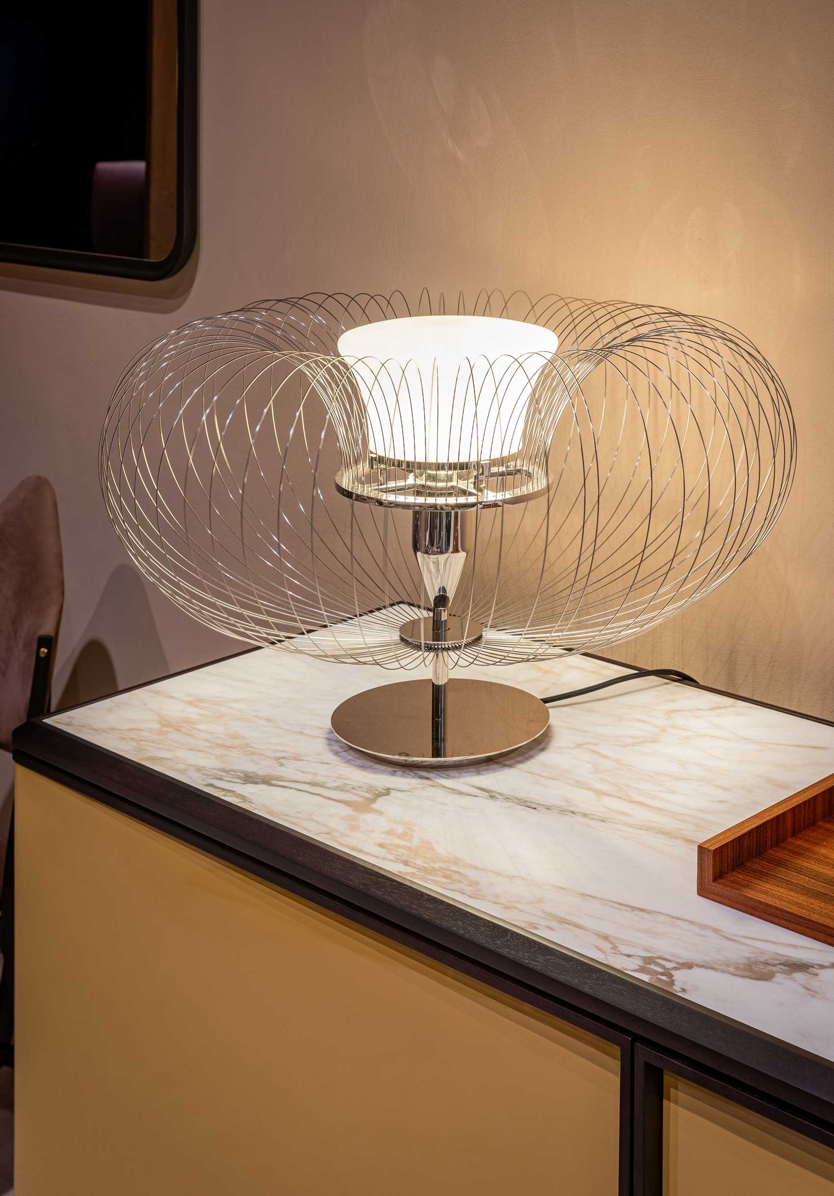 Steel Flower Table Lamp