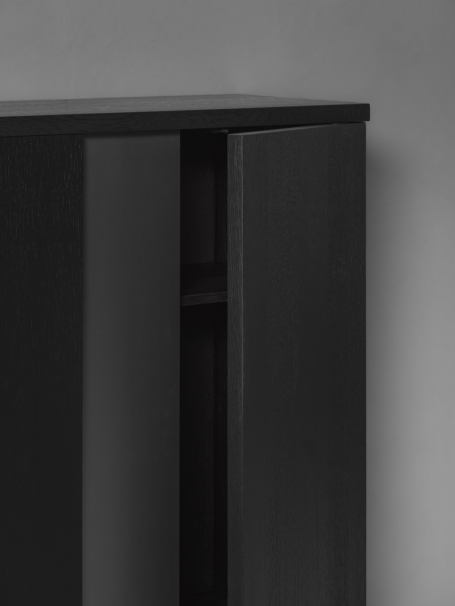 Nota Bene Cabinet