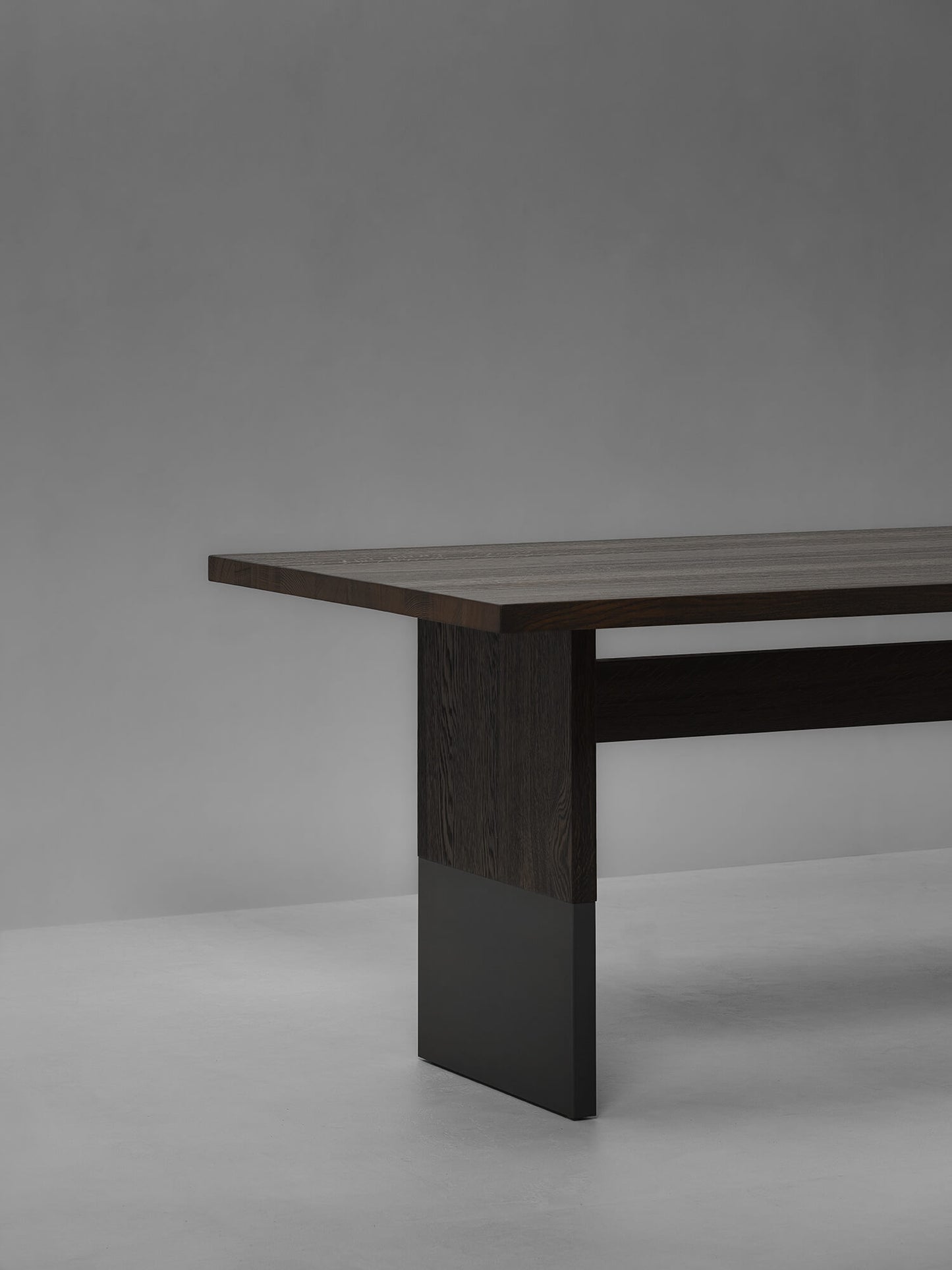 NOTA BENE ∙ DINING TABLE RECTANGULAR