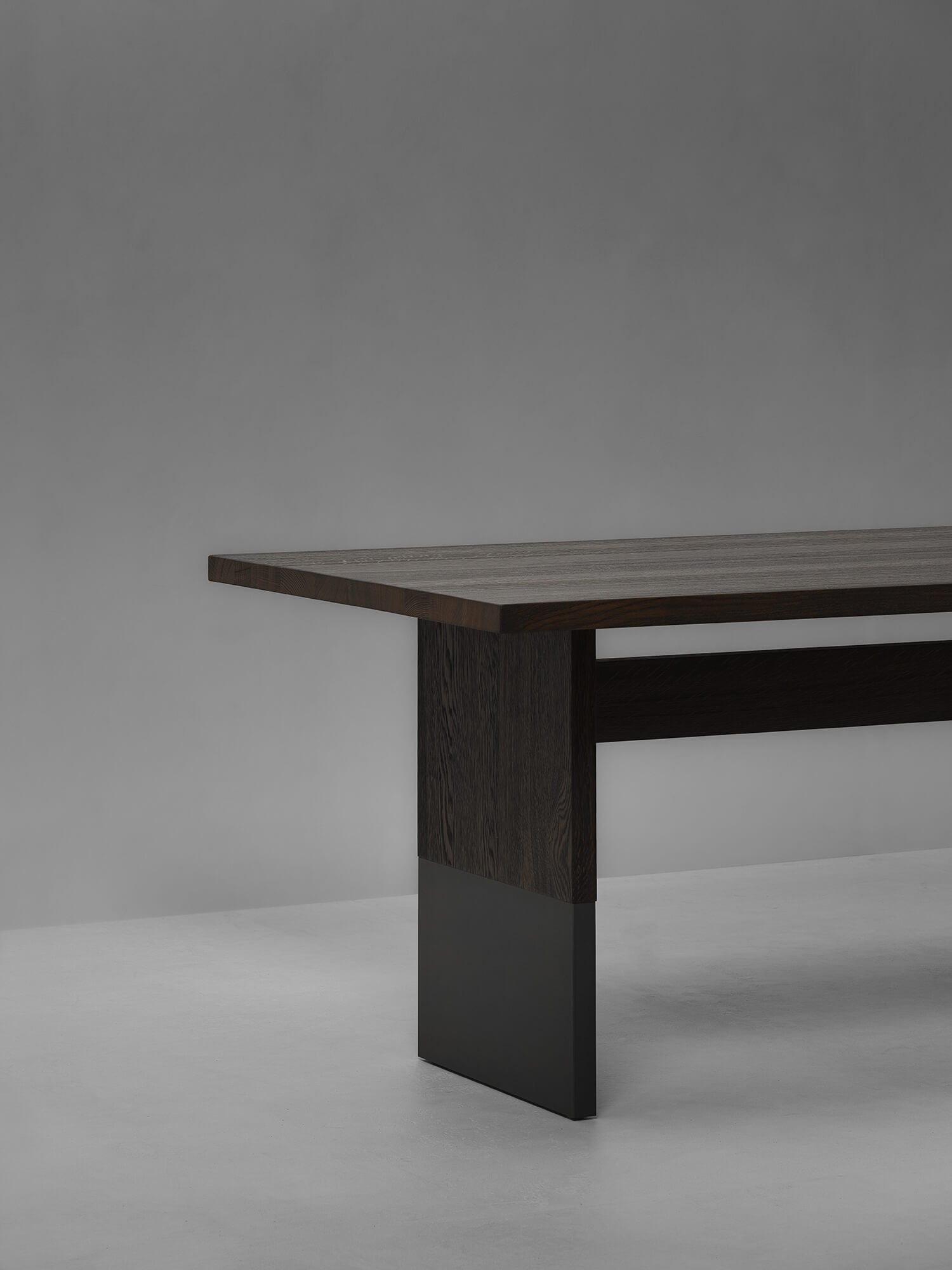 NOTA BENE ∙ DINING TABLE RECTANGULAR