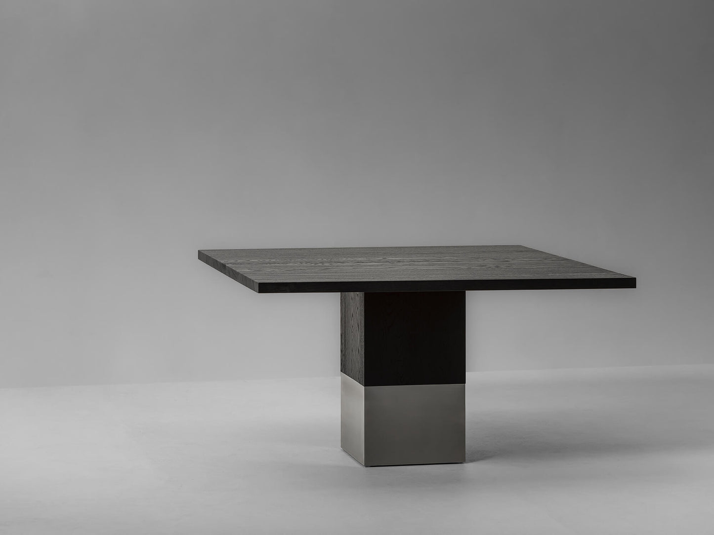 NOTA BENE ∙ DINING TABLE SQUARE
