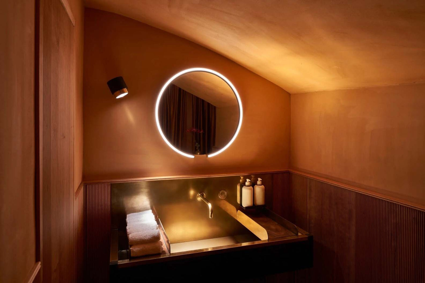 Mito Sfera Wall Light