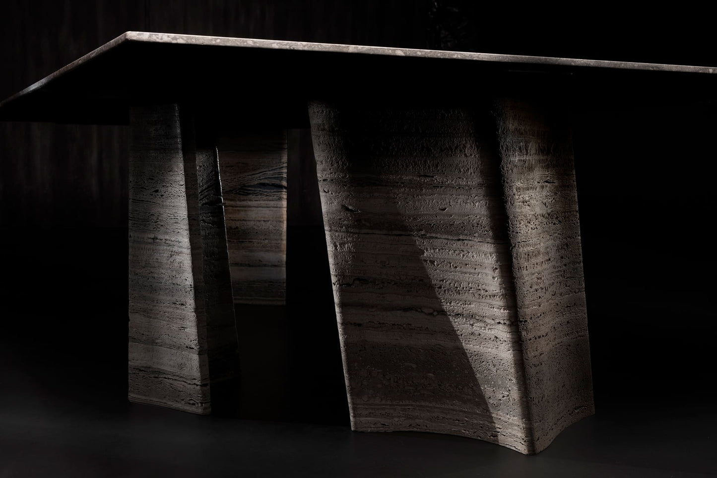 Sisma Dining Table