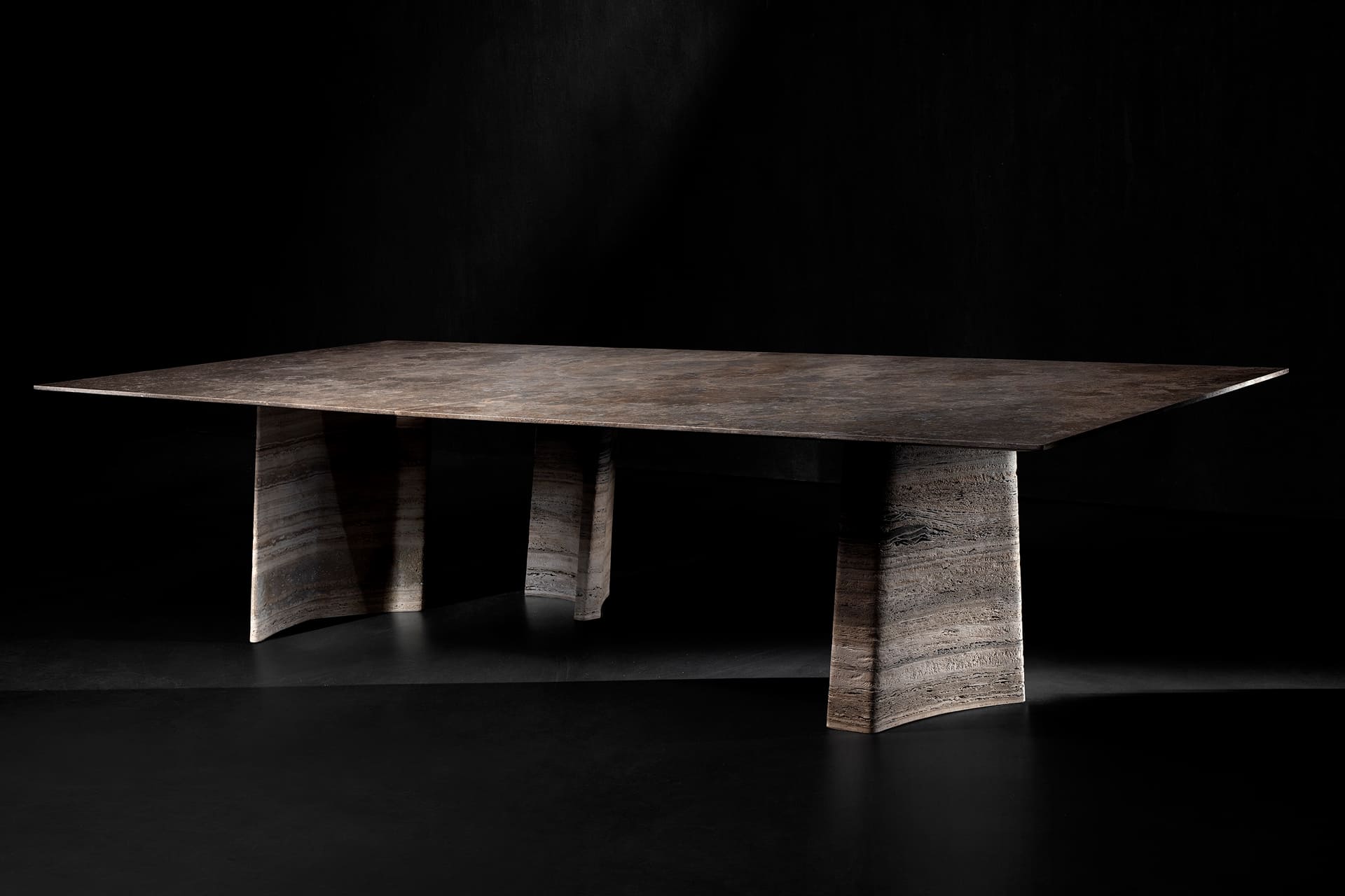 Sisma Dining Table