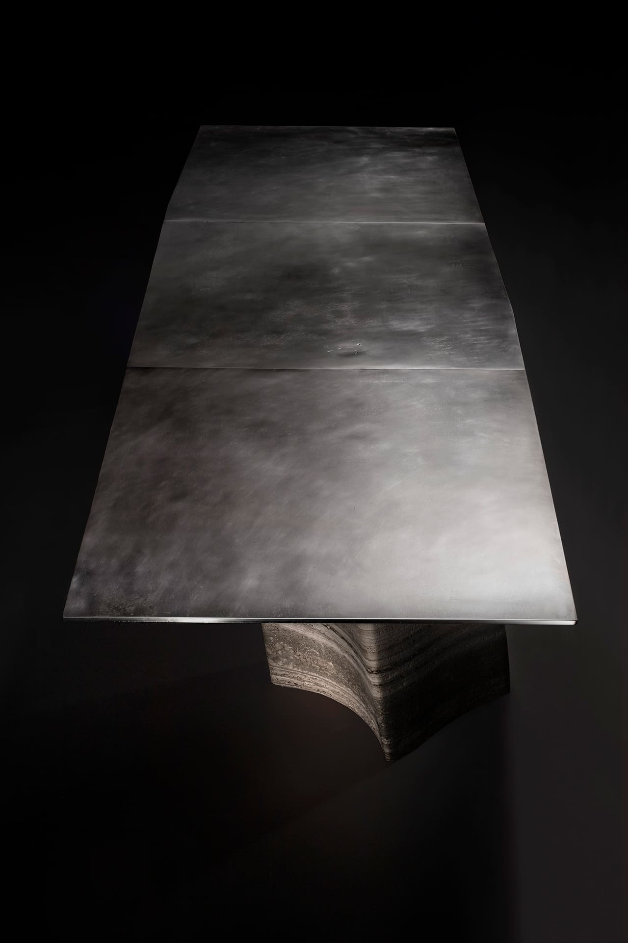 Sisma Dining Table