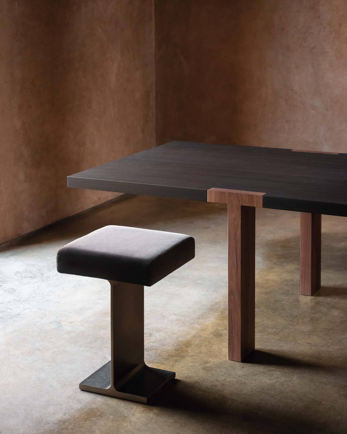 Trono Stool